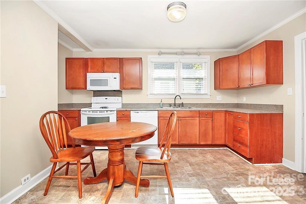 105 Oak Street Property Photo 12