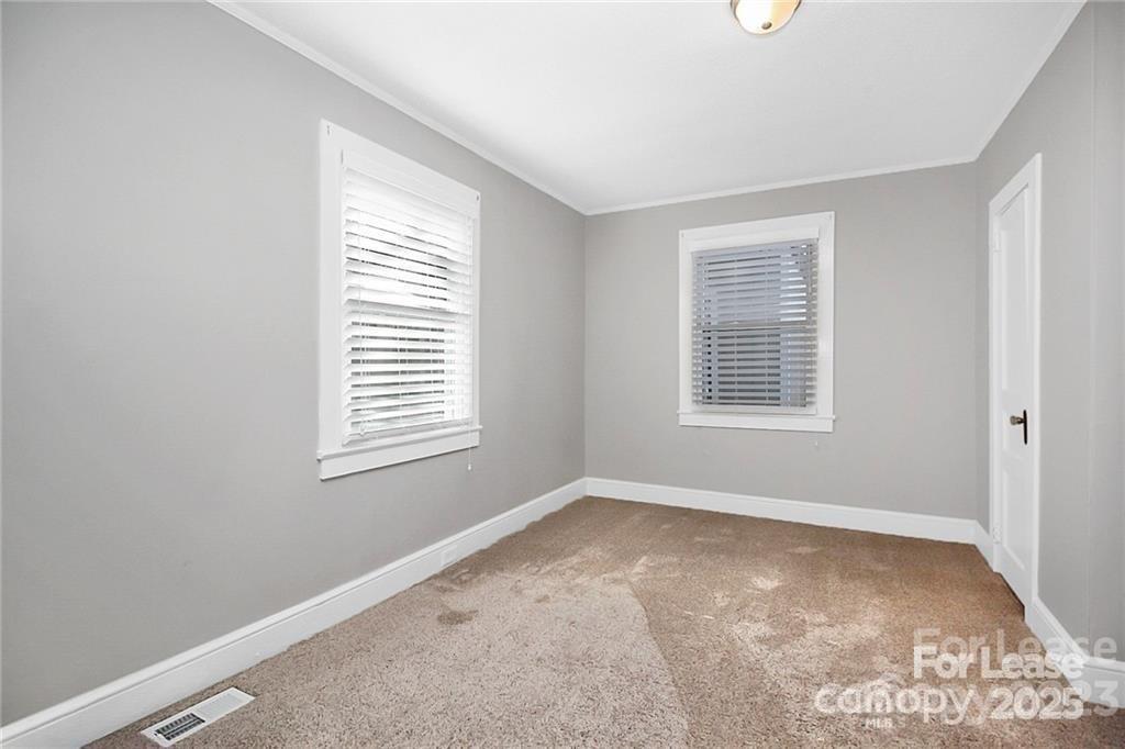 105 Oak Street Property Photo 15