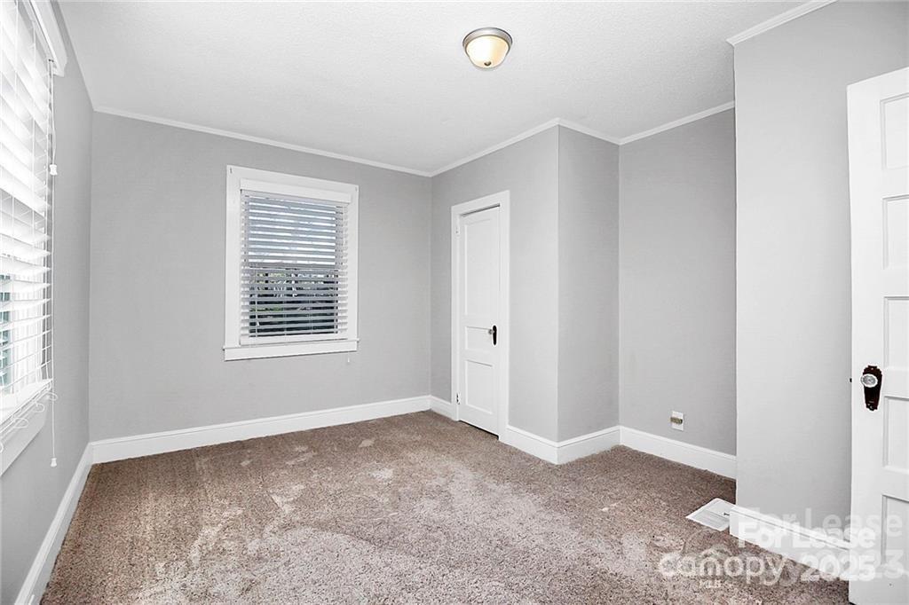 105 Oak Street Property Photo 16