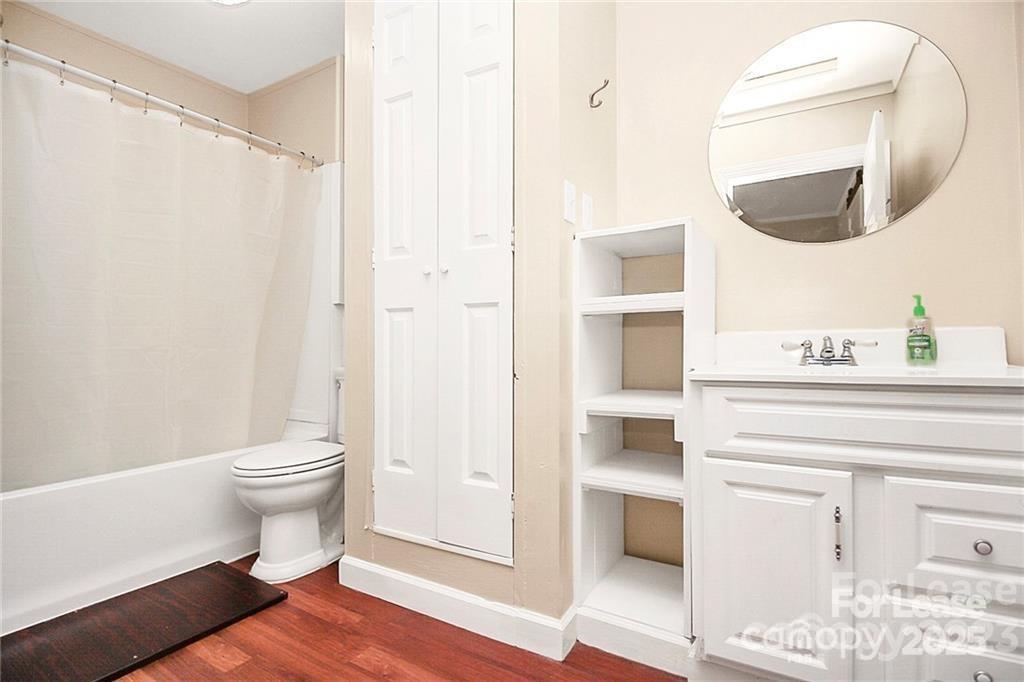 105 Oak Street Property Photo 18