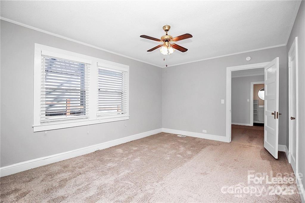 105 Oak Street Property Photo 24