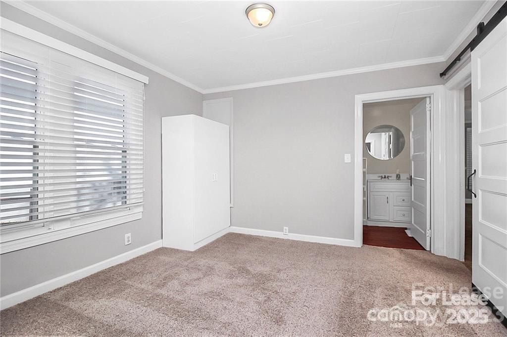 105 Oak Street Property Photo 25