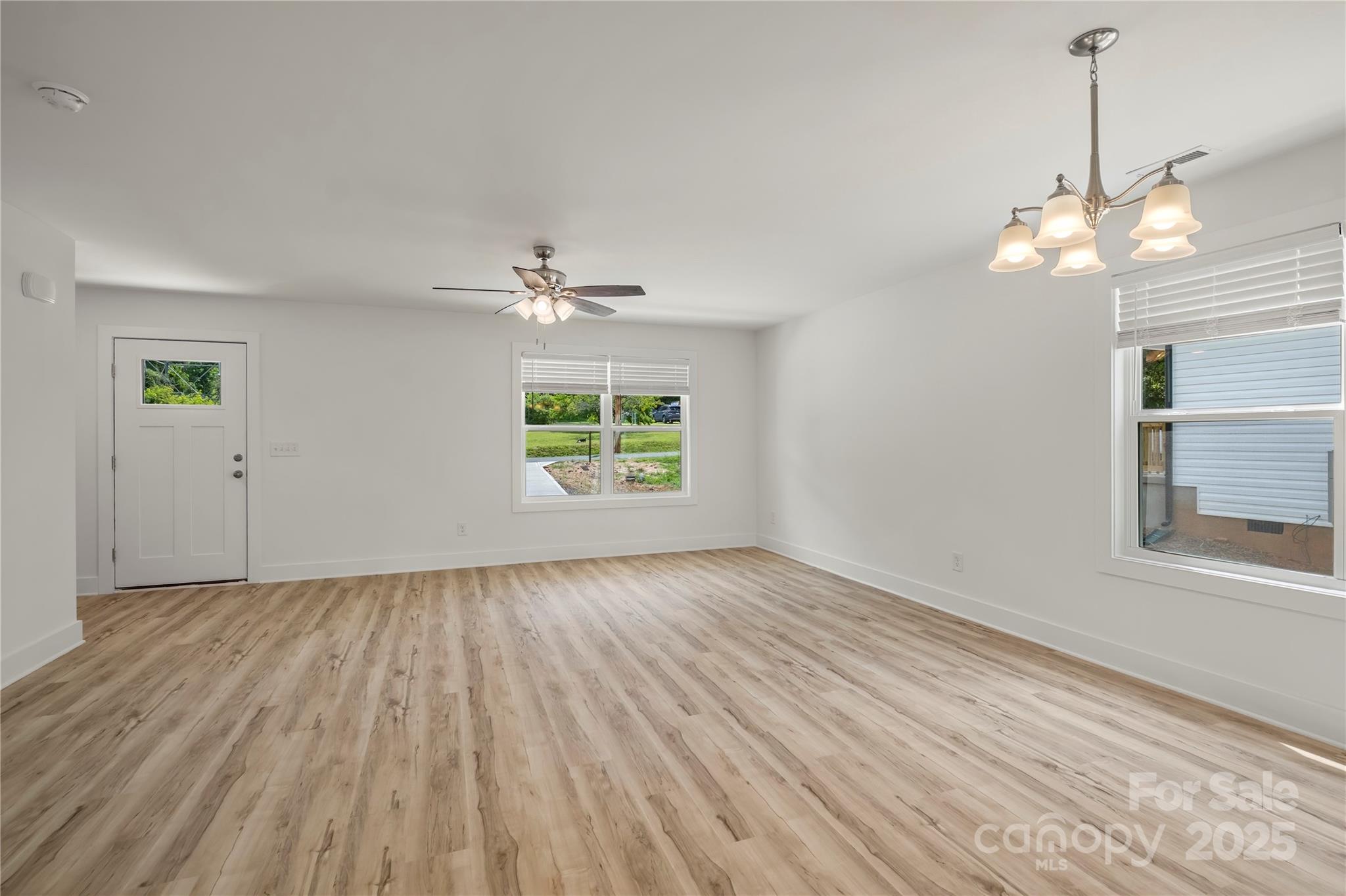 207 S Slack Street Property Photo 9