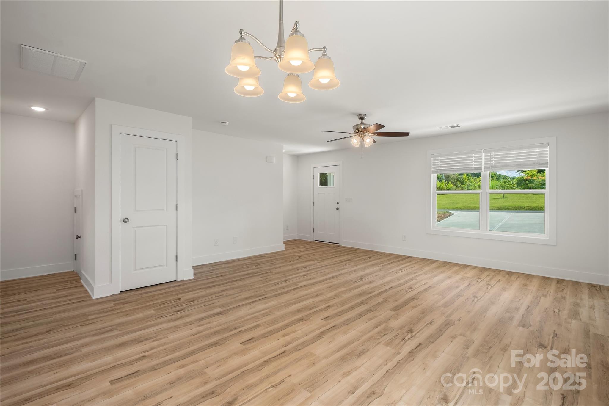 207 S Slack Street Property Photo 11