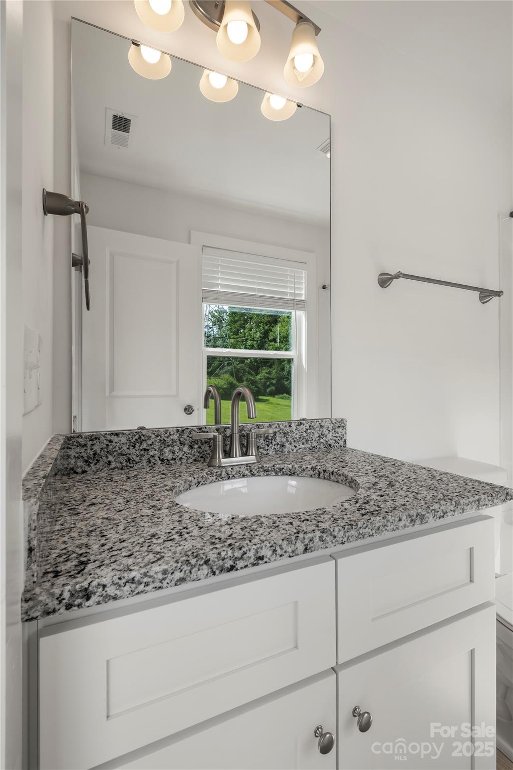 207 S Slack Street Property Photo 18