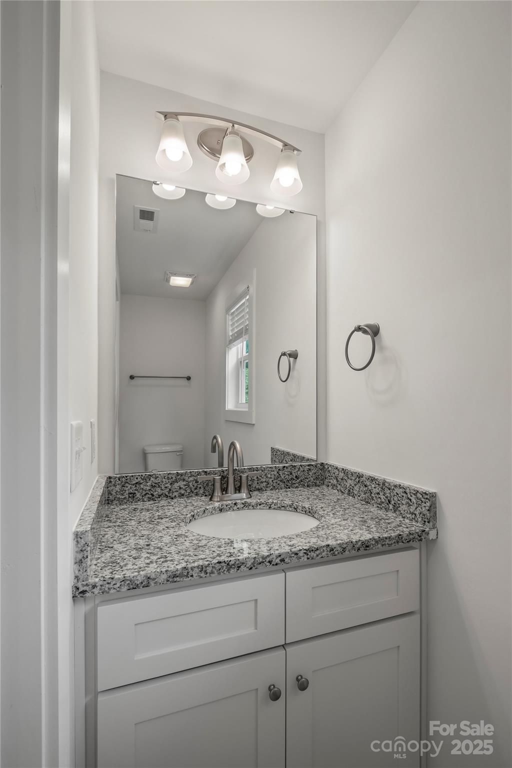207 S Slack Street Property Photo 23