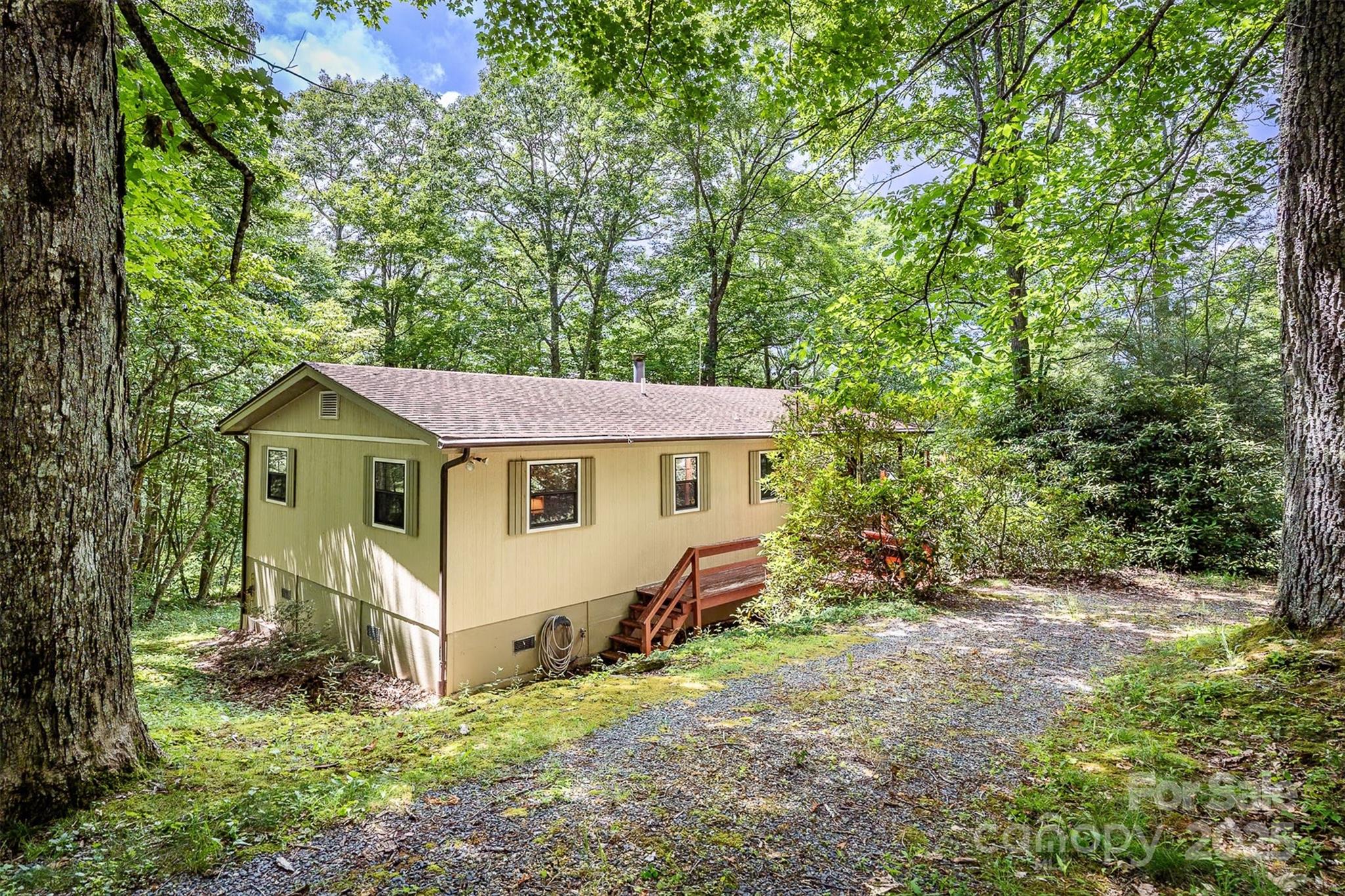 821 Old Chestnut Mountain Road Property Photo 1