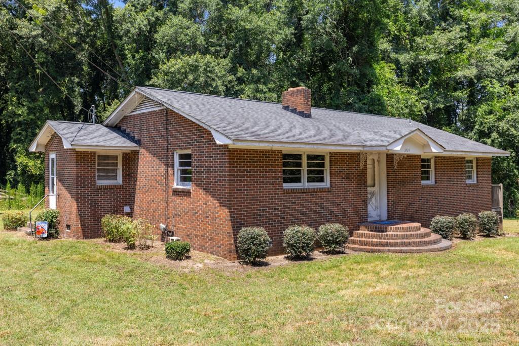3724 Tadlock Road Property Photo 4
