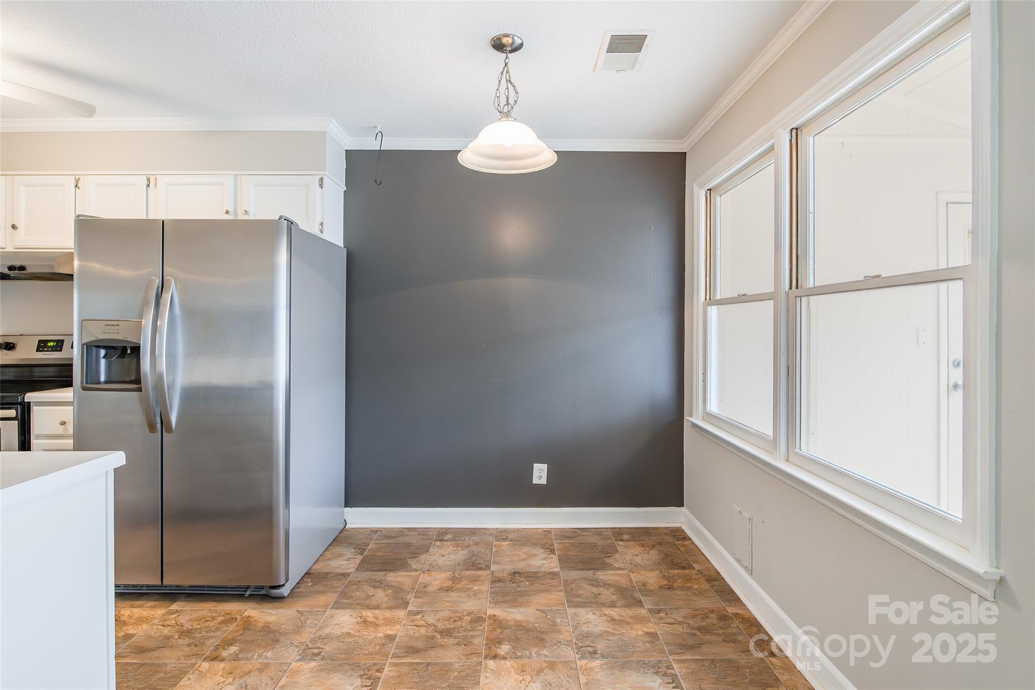 1806 Ebenezer Road E Property Photo 11