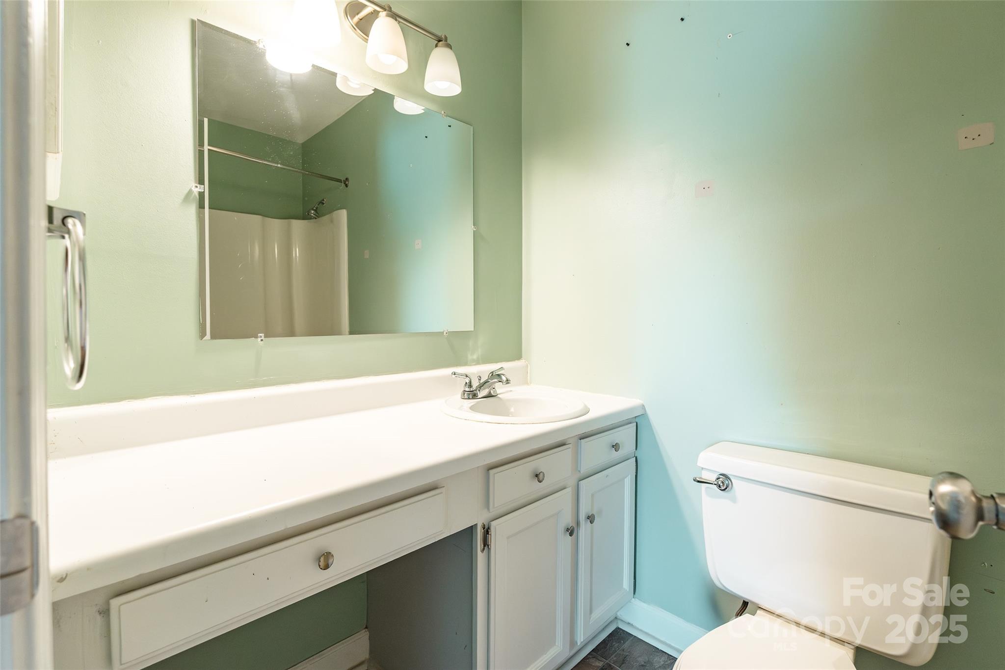 1806 Ebenezer Road E Property Photo 14