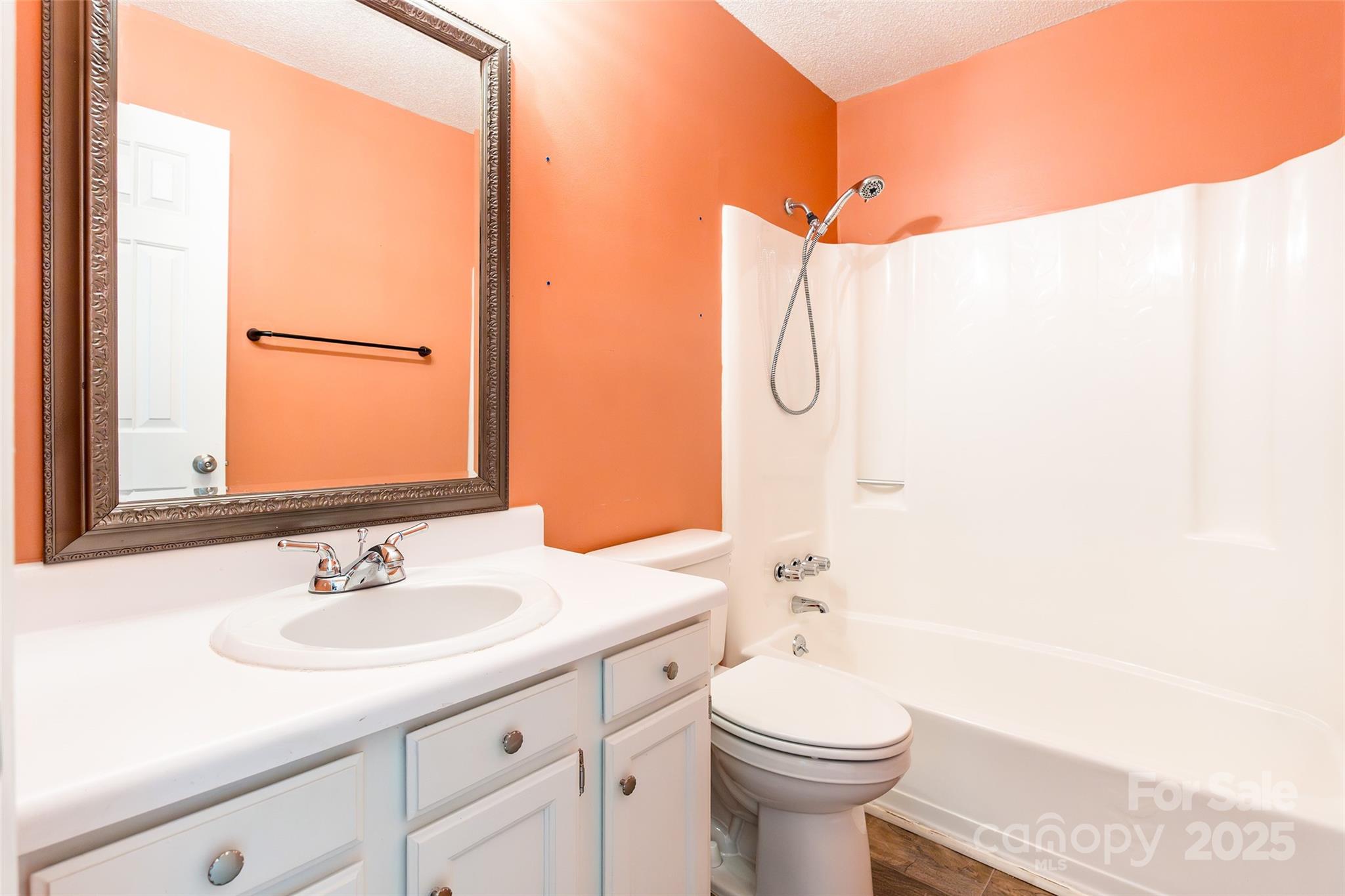 1806 Ebenezer Road E Property Photo 18