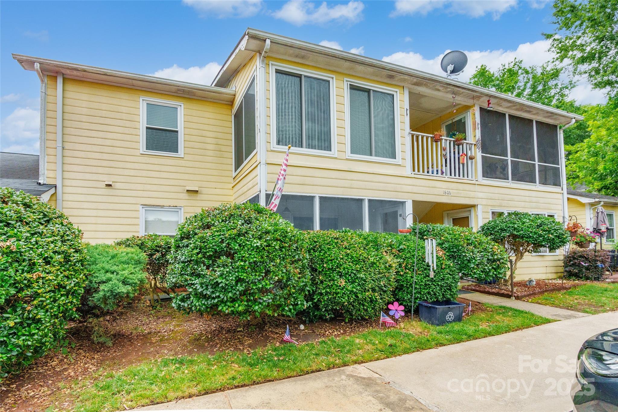 1806 Ebenezer Road E Property Photo 22