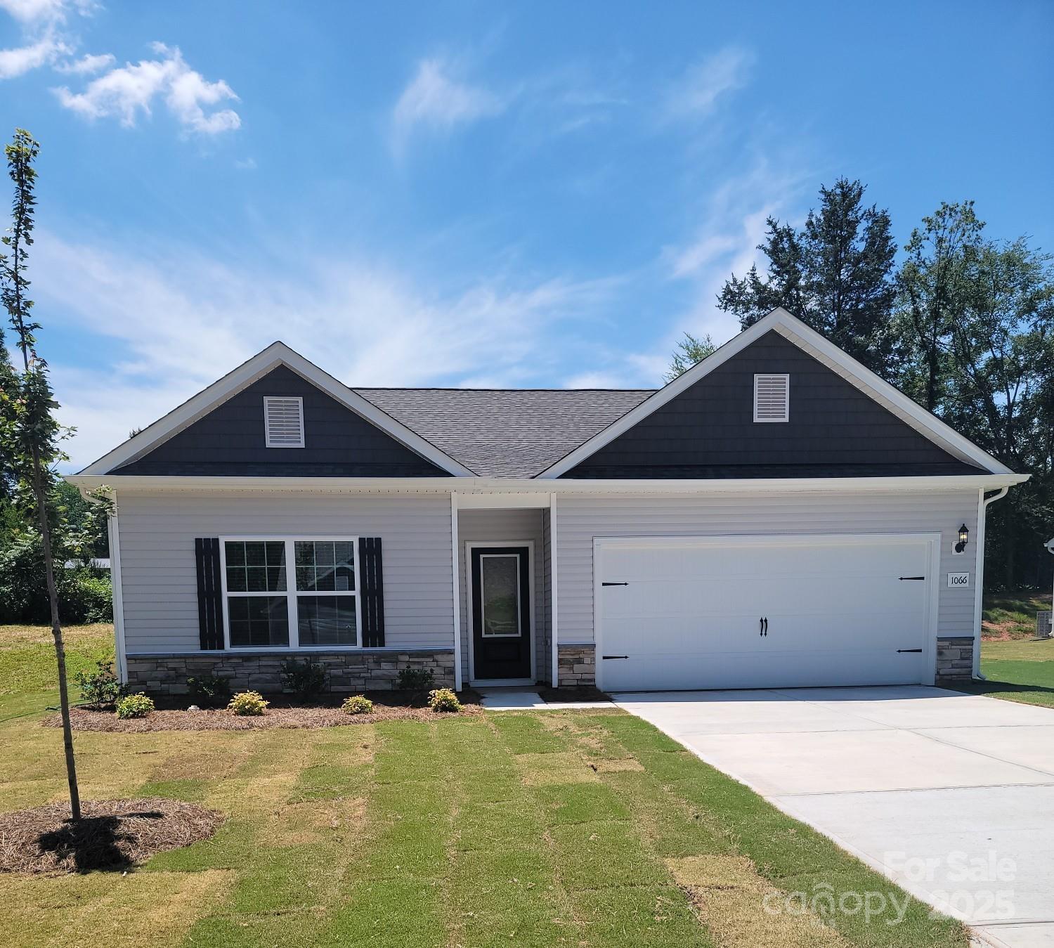 1066 Russell Drive Property Photo 1