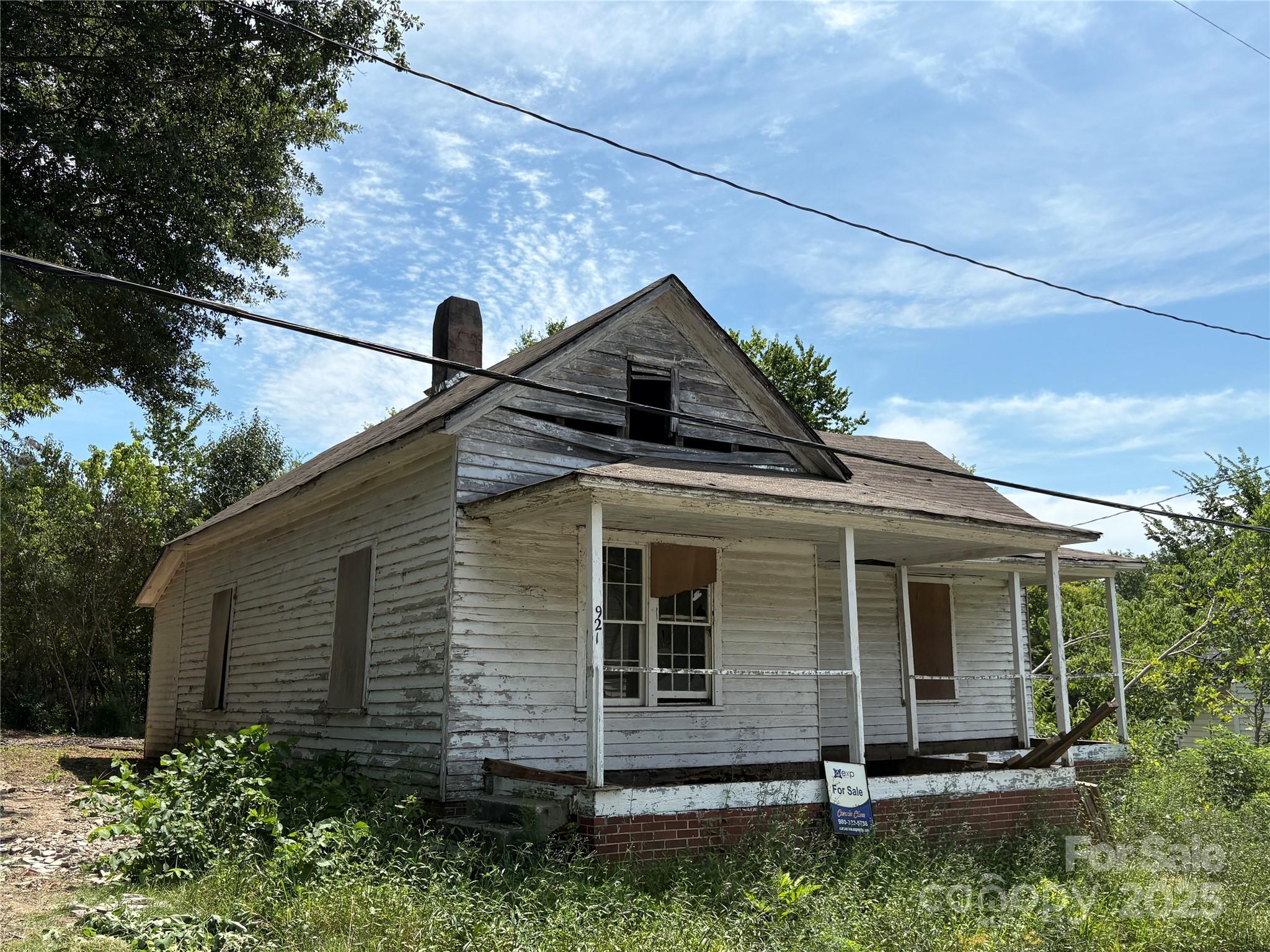 921 Loft Lane Property Photo 1