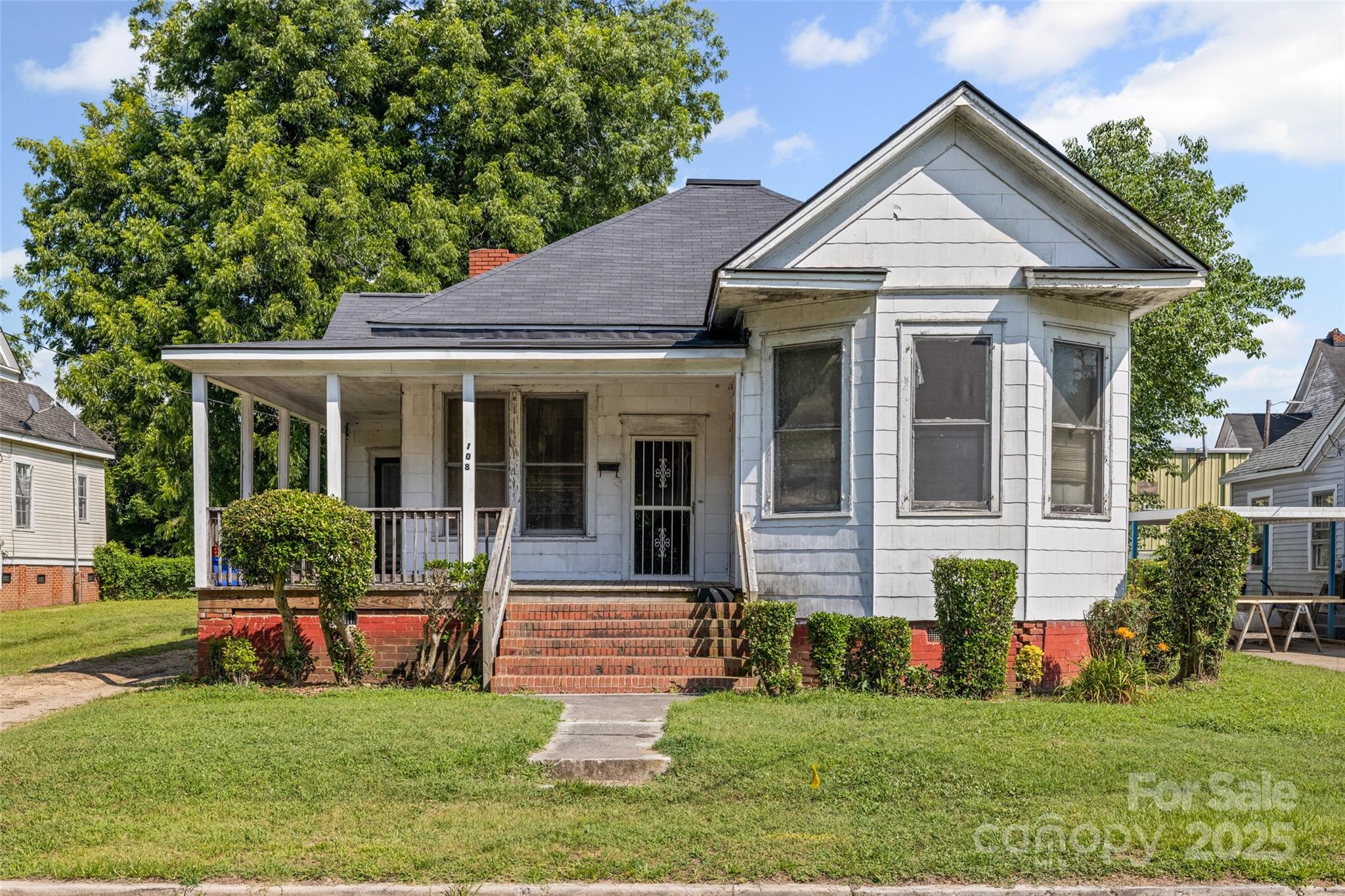 108 Walker Street Property Photo 1