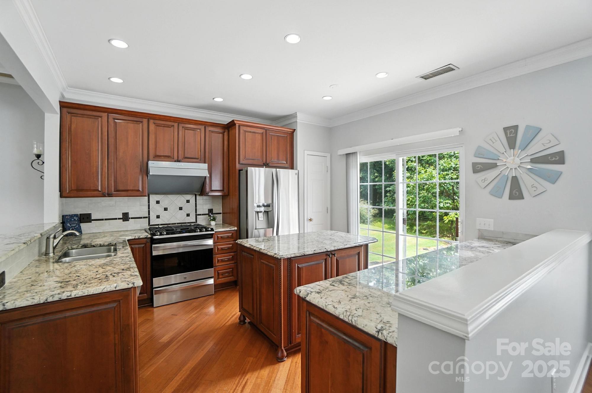 6622 Beverly Springs Drive Property Photo 7