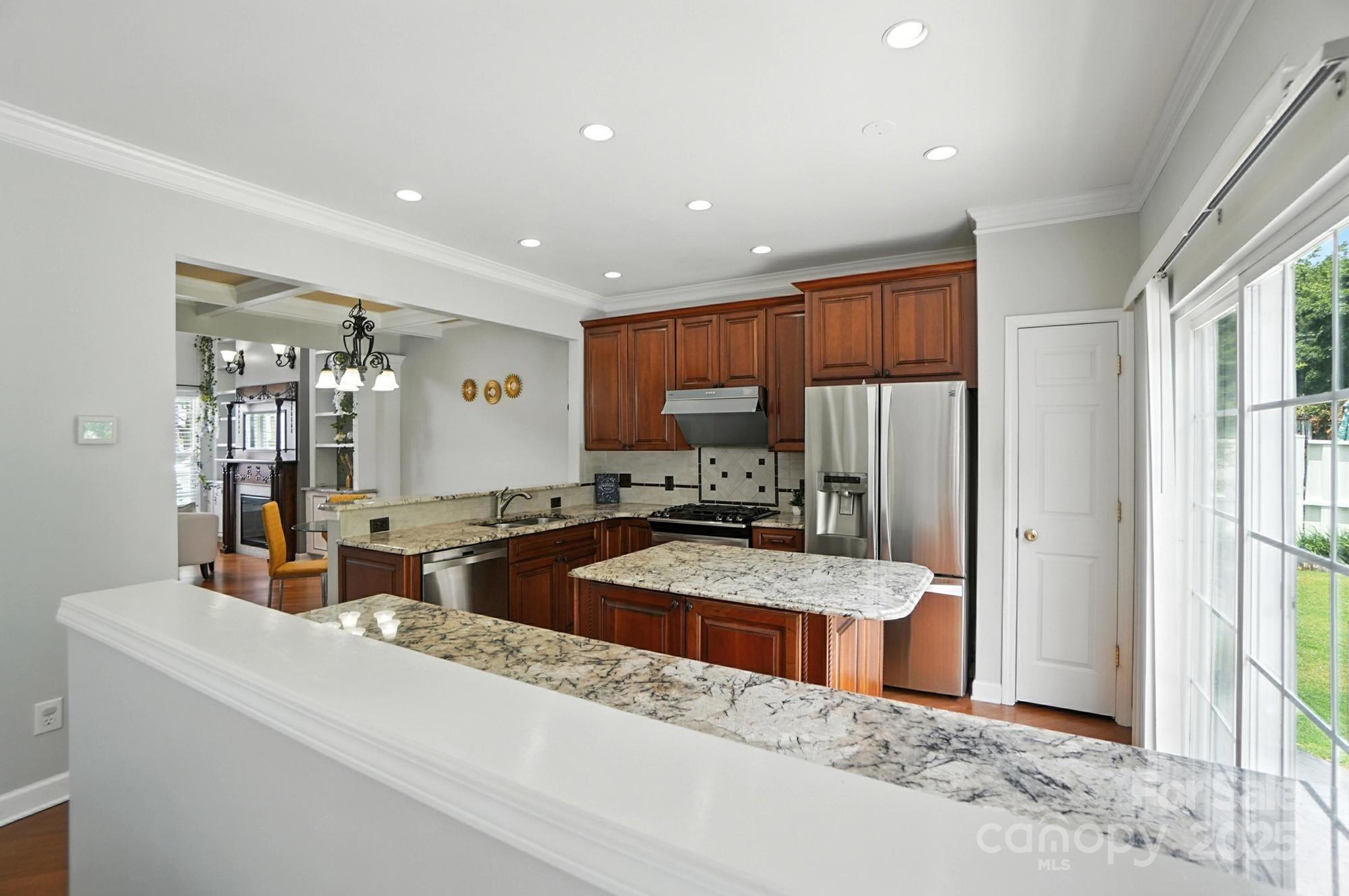 6622 Beverly Springs Drive Property Photo 8