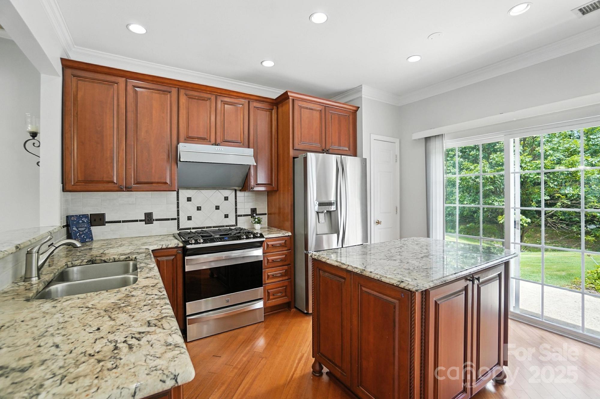 6622 Beverly Springs Drive Property Photo 10