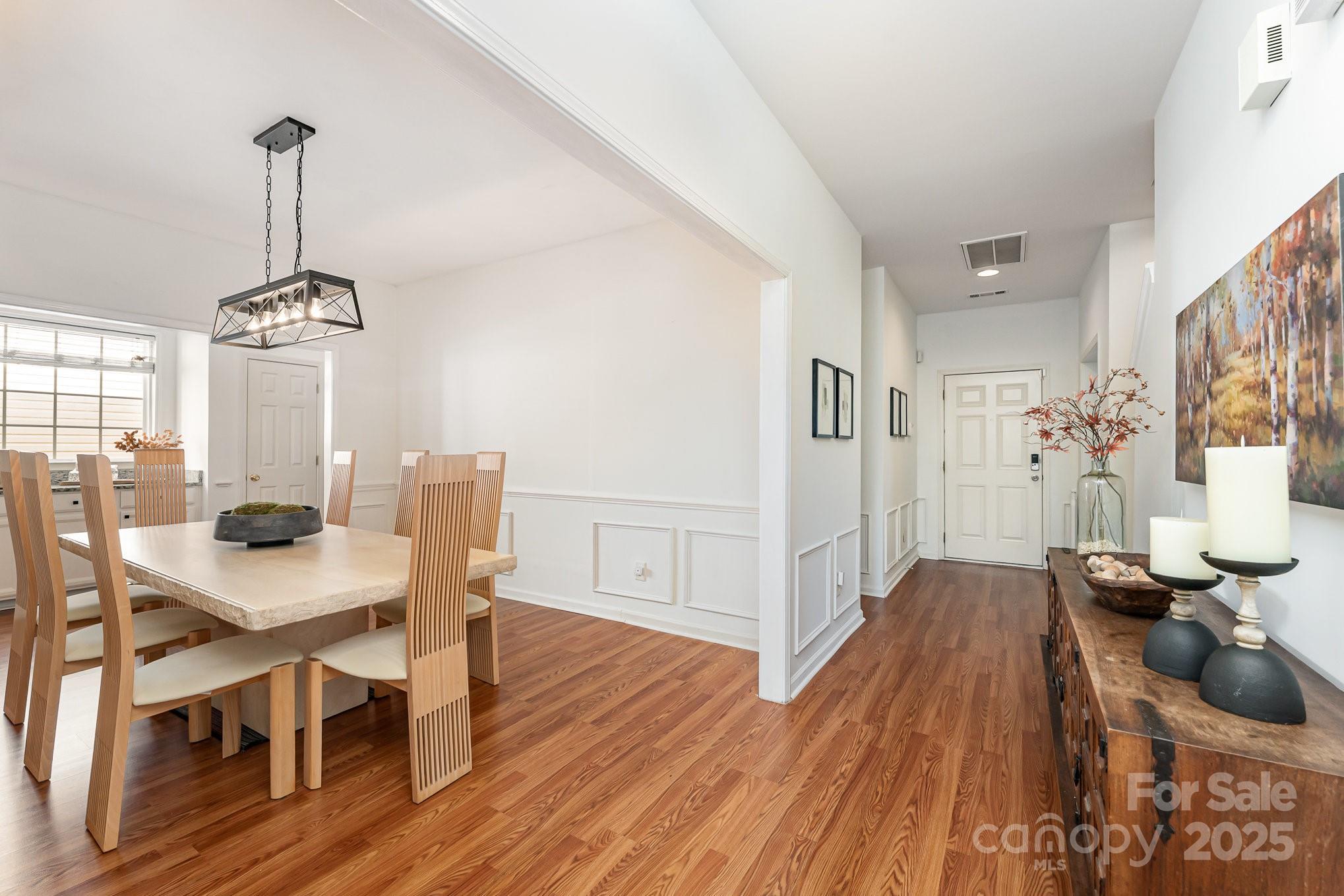 7207 Oakwinds Court Property Photo 4