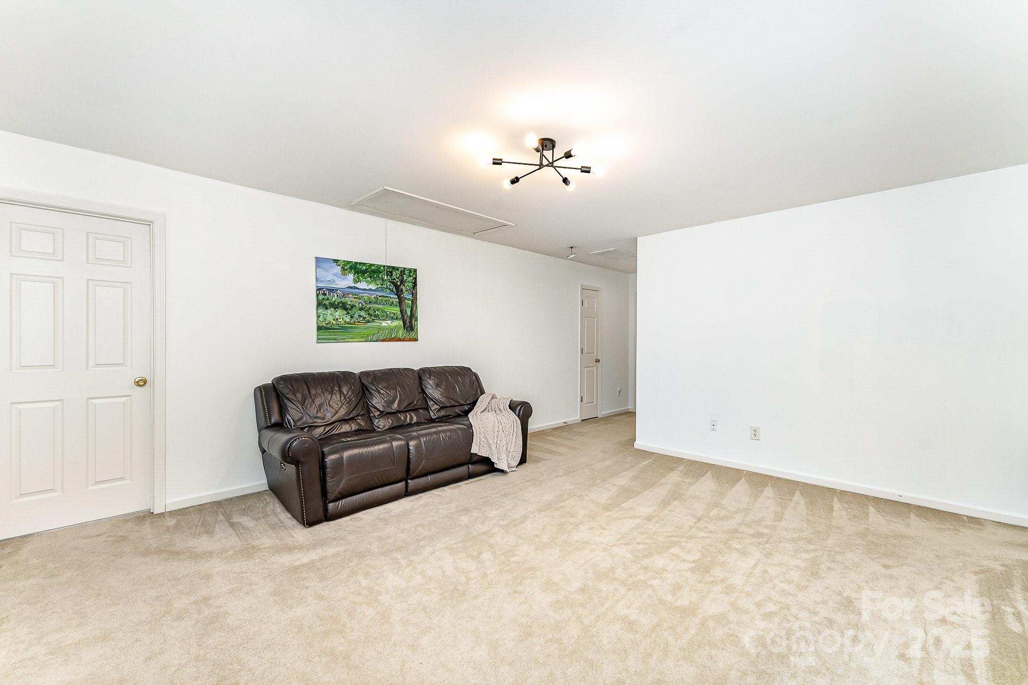 7207 Oakwinds Court Property Photo 18
