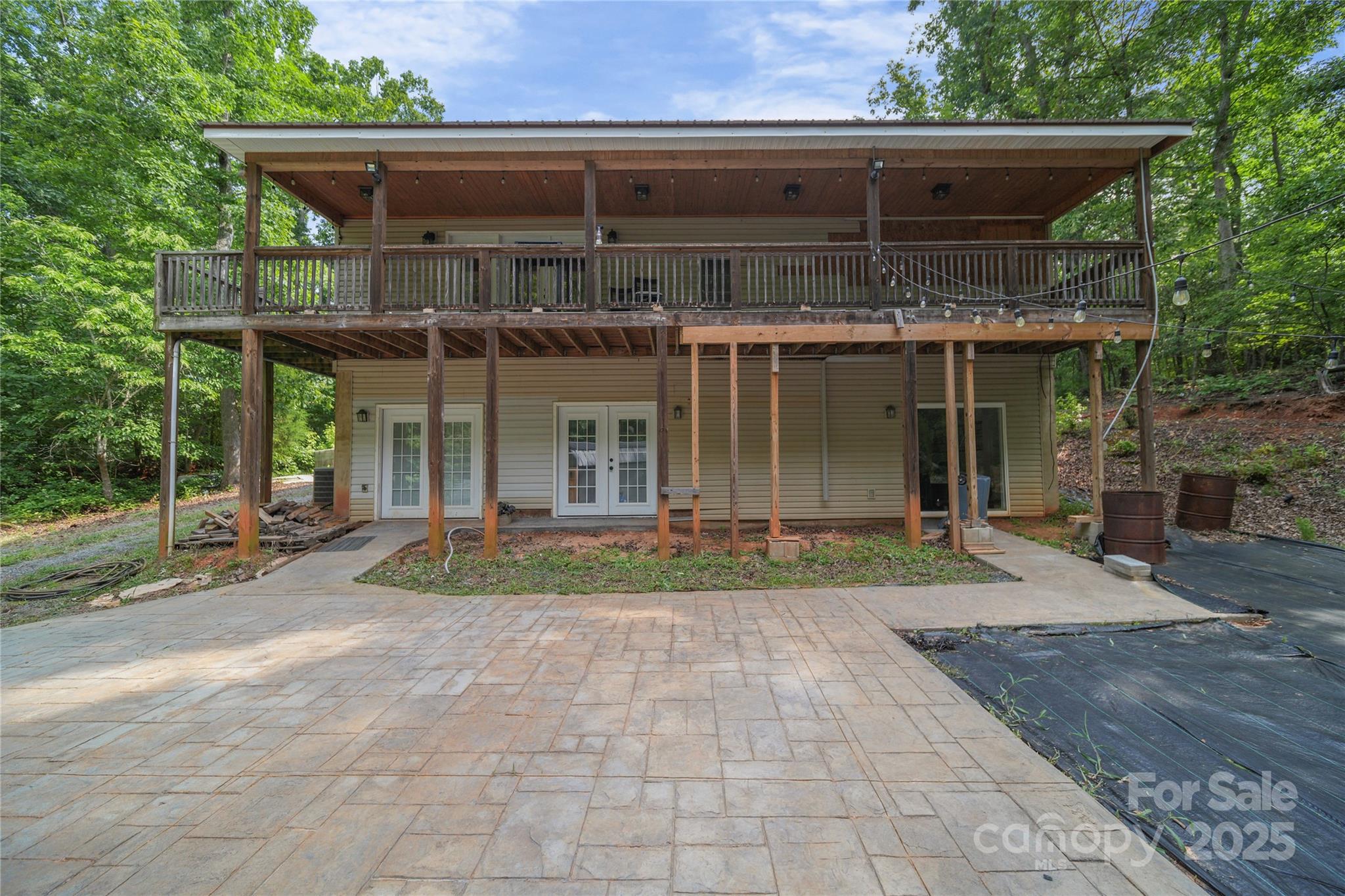 147 Hedgeline Drive Property Photo 1
