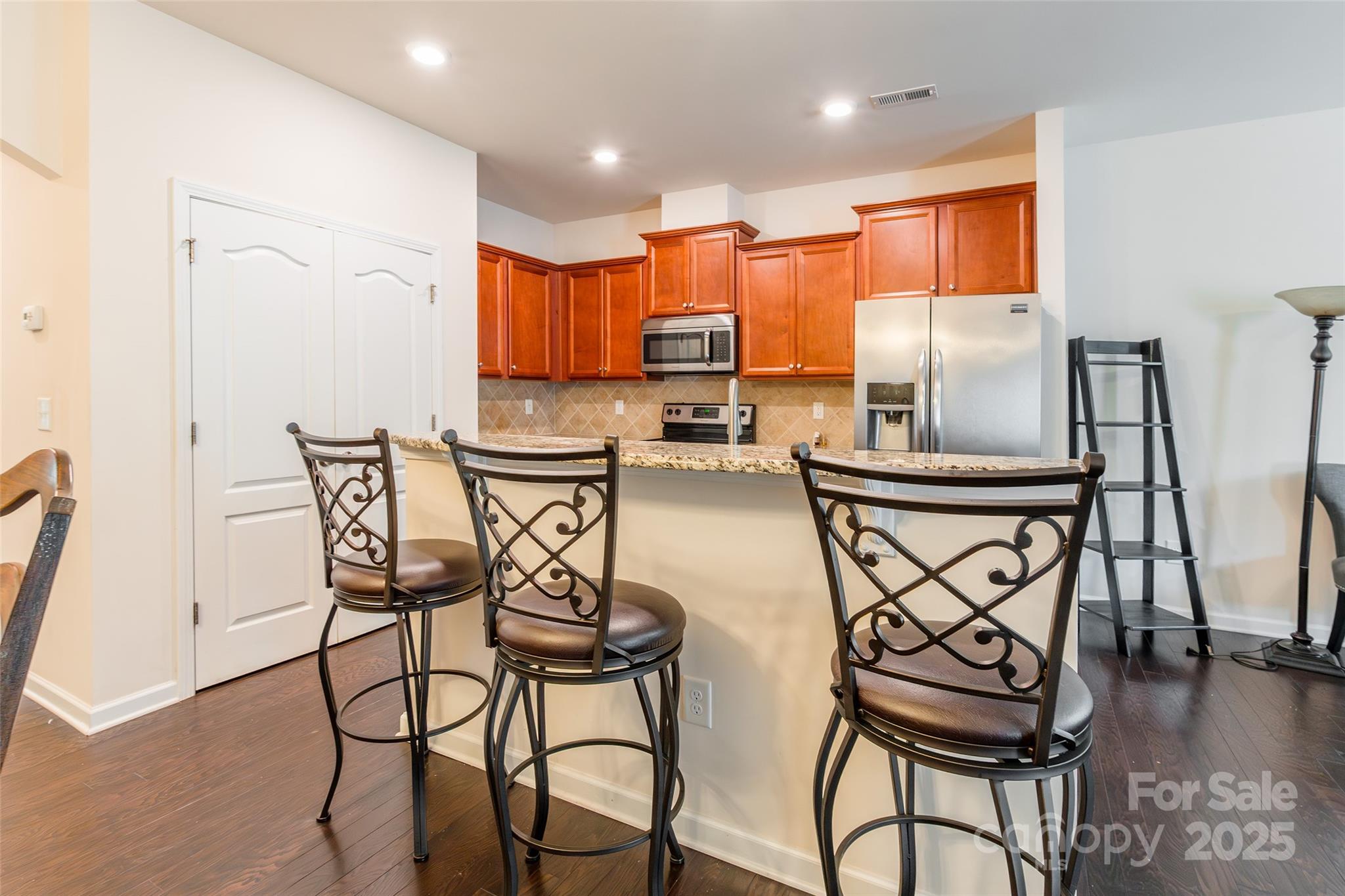 2784 Sawbridge Lane Property Photo 8