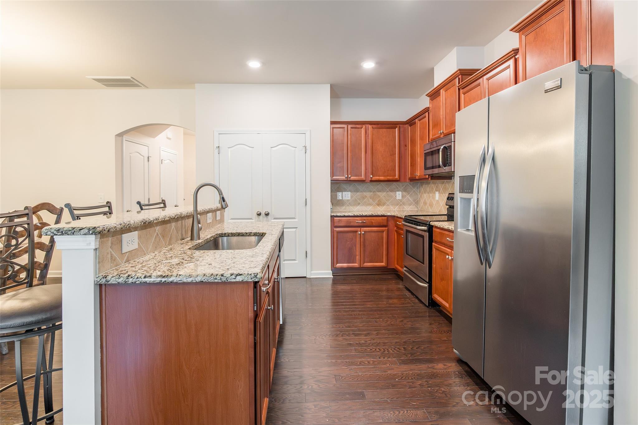 2784 Sawbridge Lane Property Photo 12