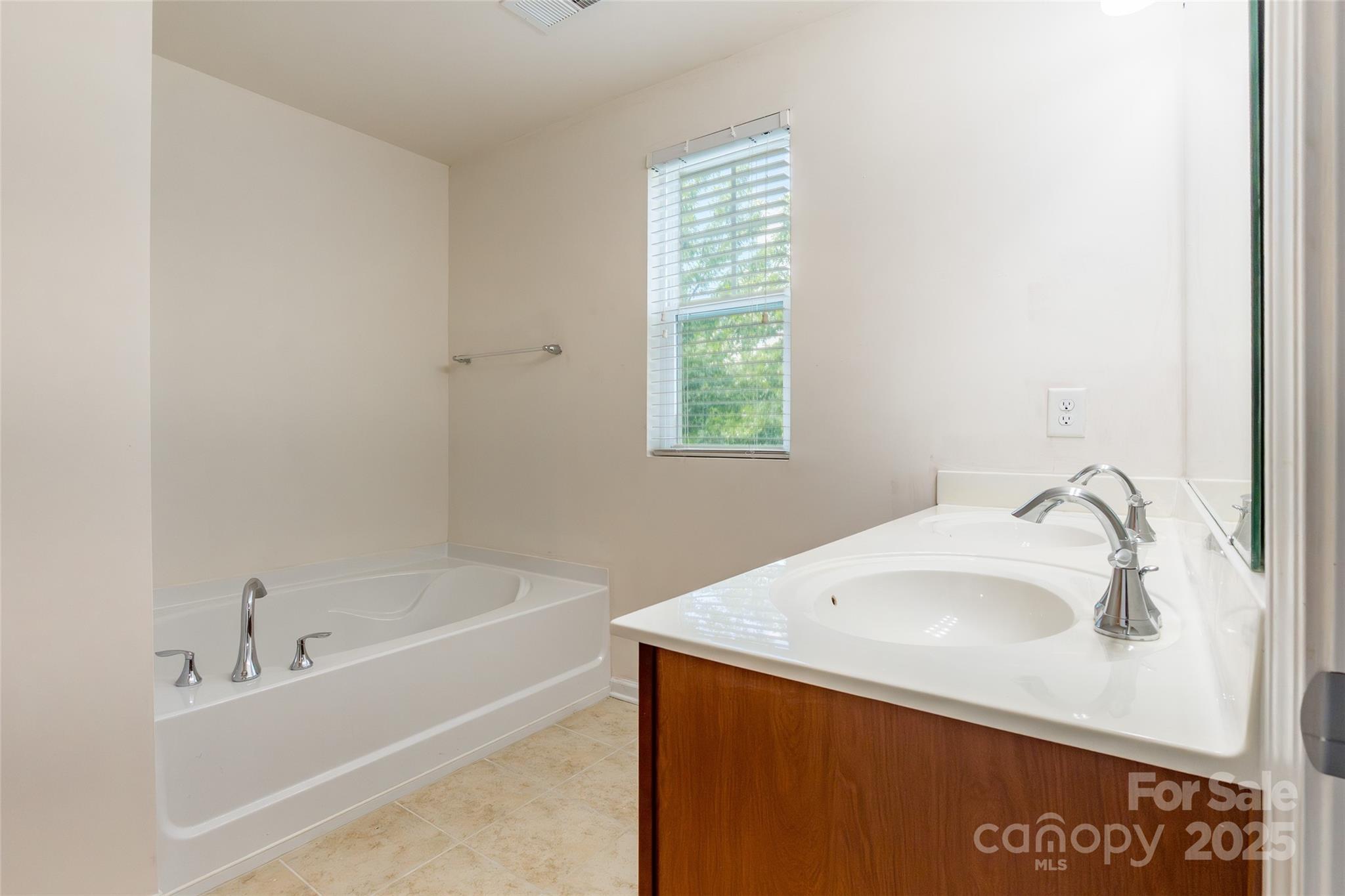 2784 Sawbridge Lane Property Photo 27