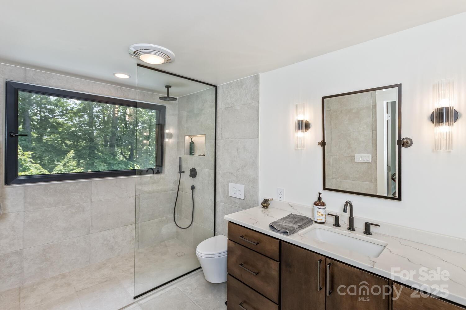 126 And 111 Visionview Way Property Photo 8