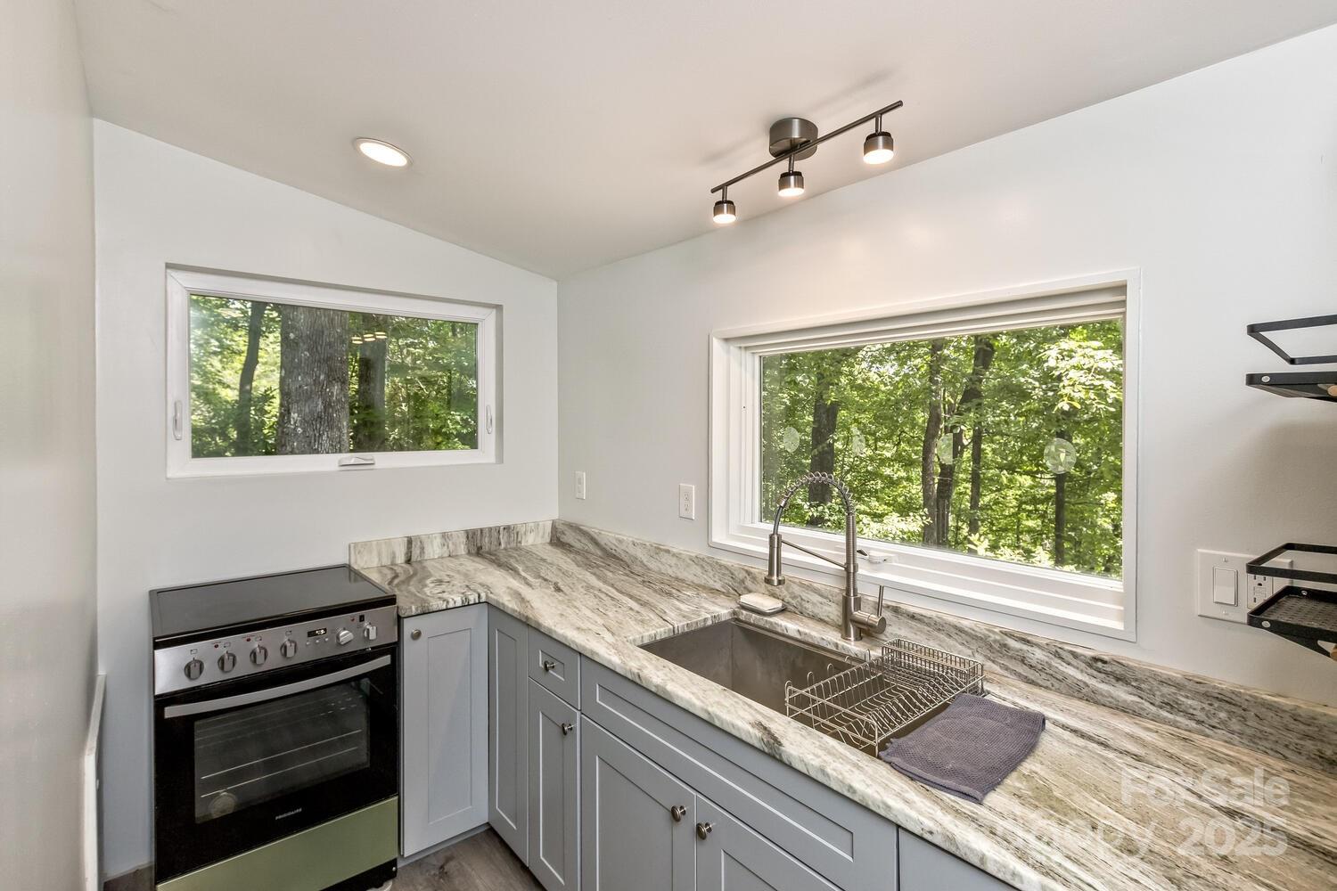 126 And 111 Visionview Way Property Photo 29