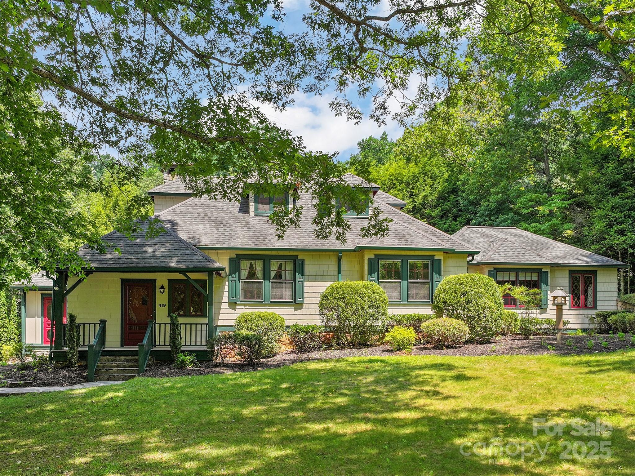 419 Country Club Drive Property Photo 1