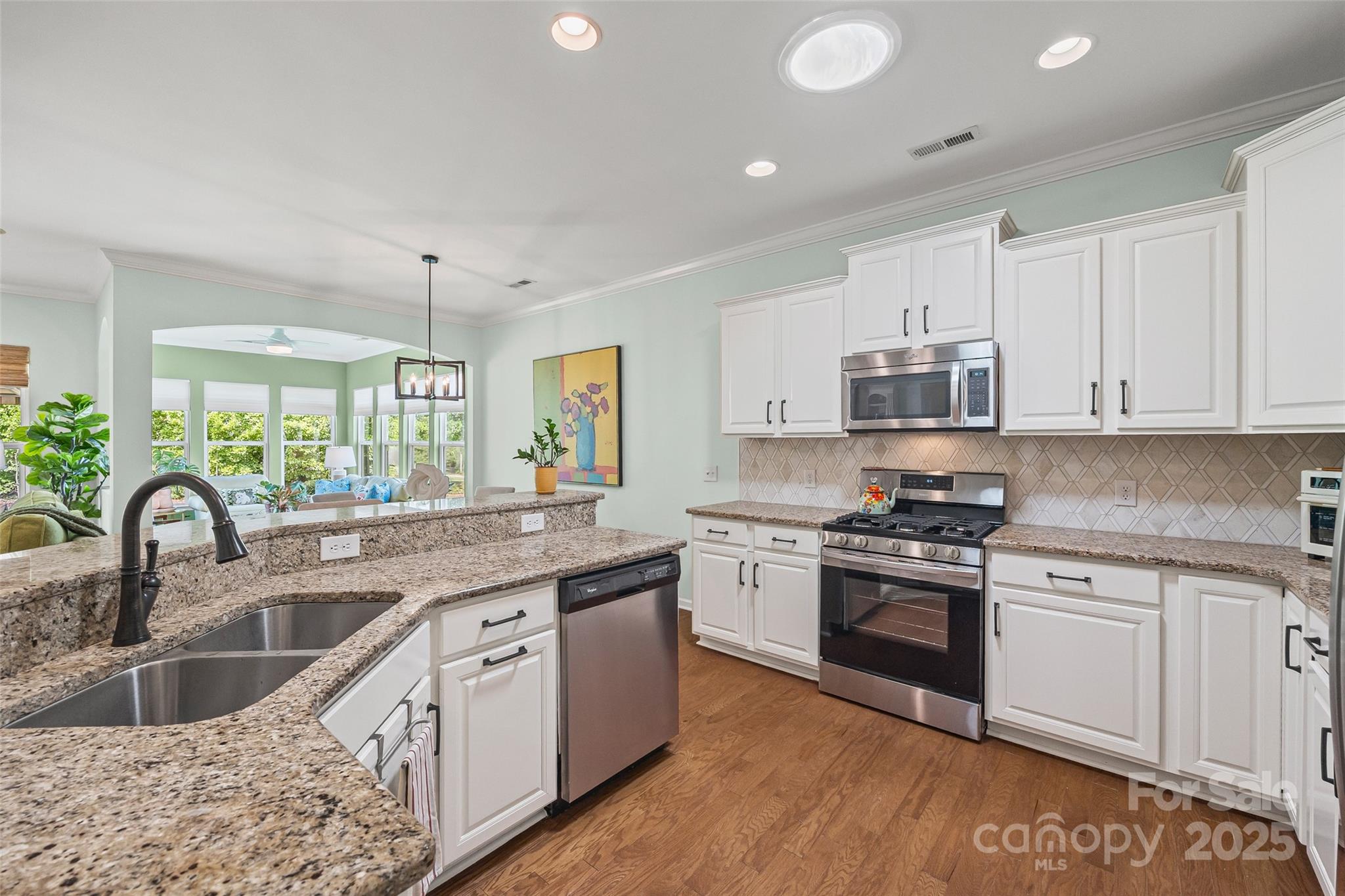 2035 Kennedy Drive Property Photo 10