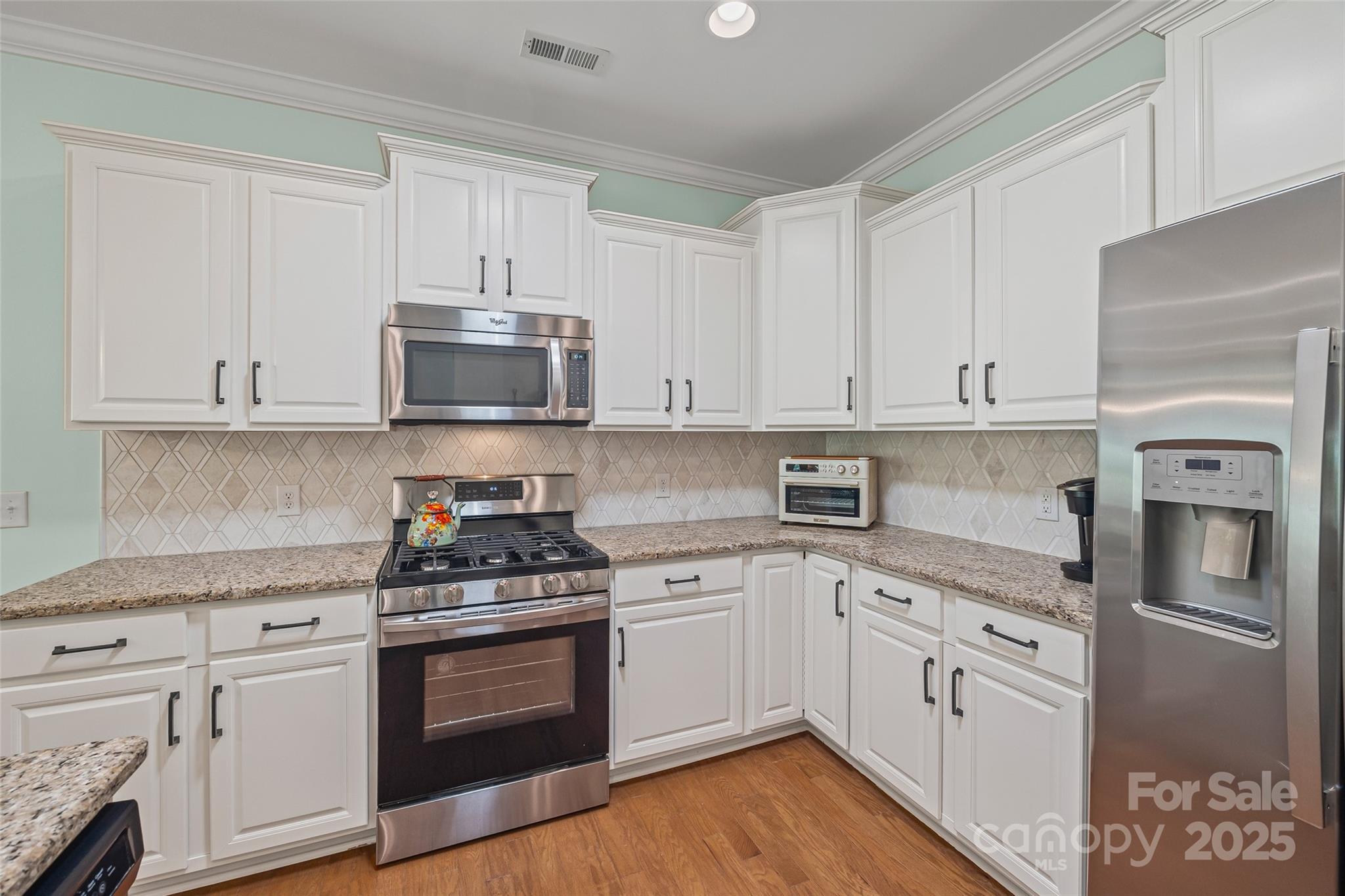 2035 Kennedy Drive Property Photo 11
