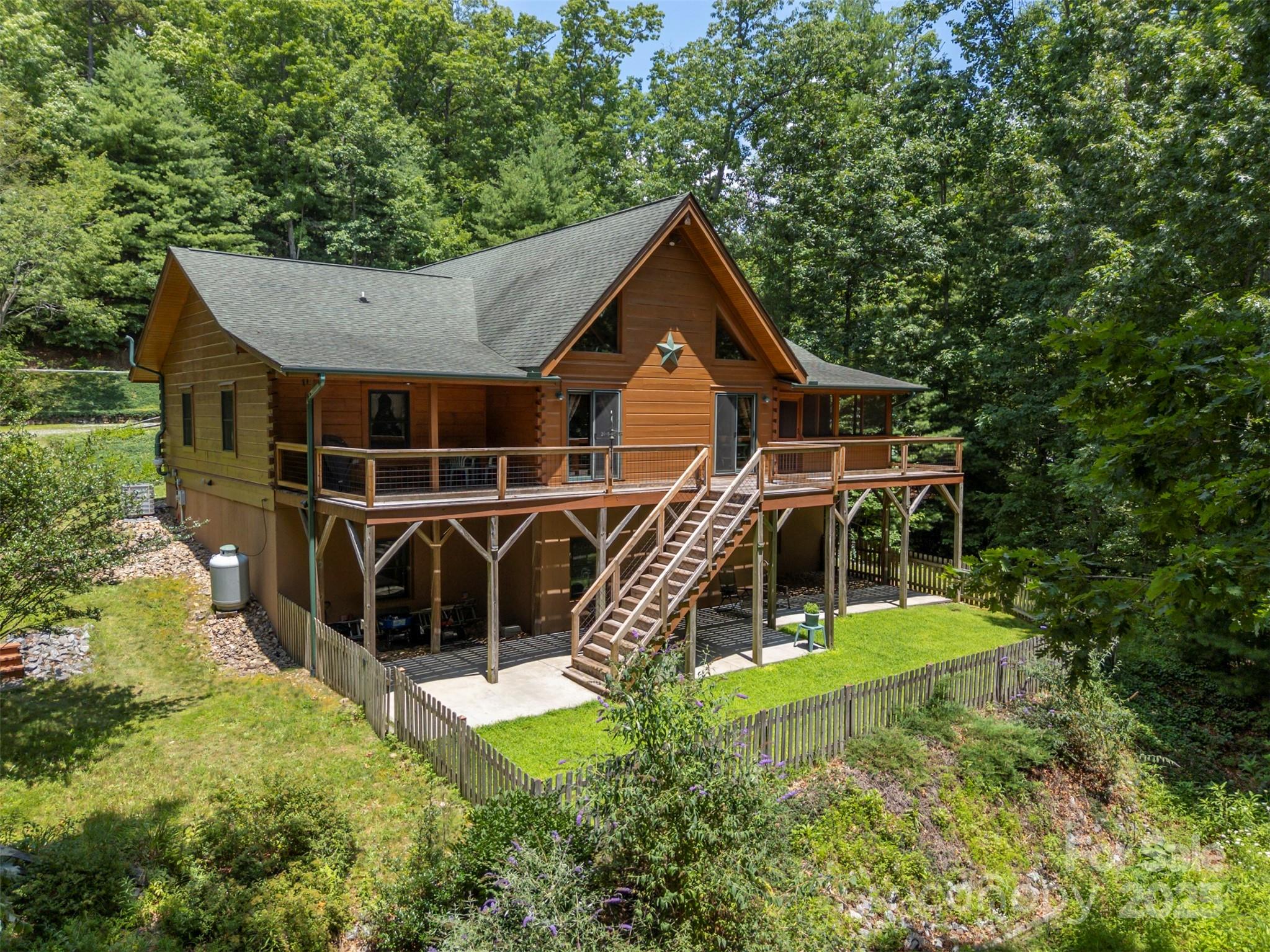 23 Jay Foster Way
