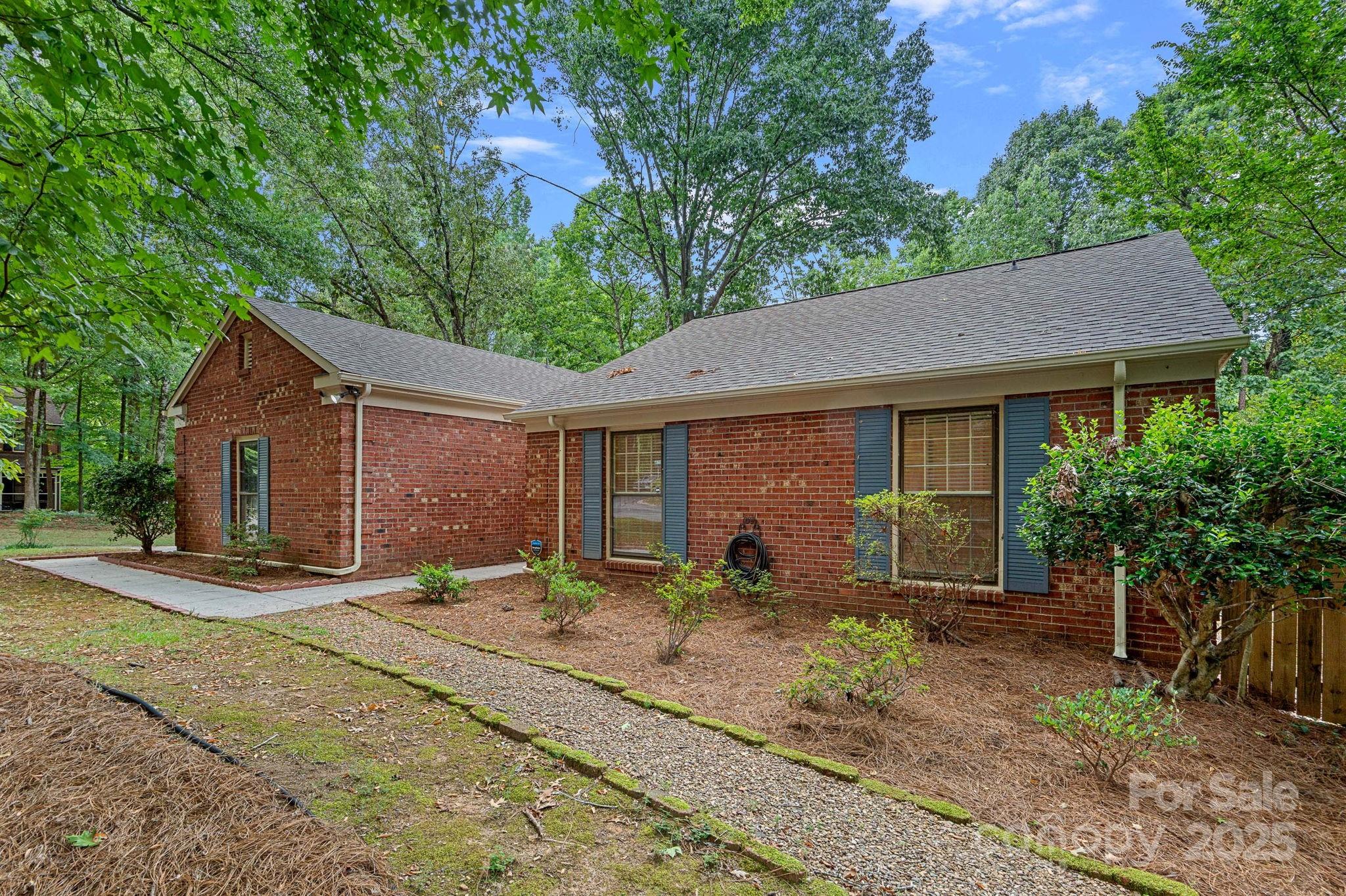 801 Odell Court Property Photo 1