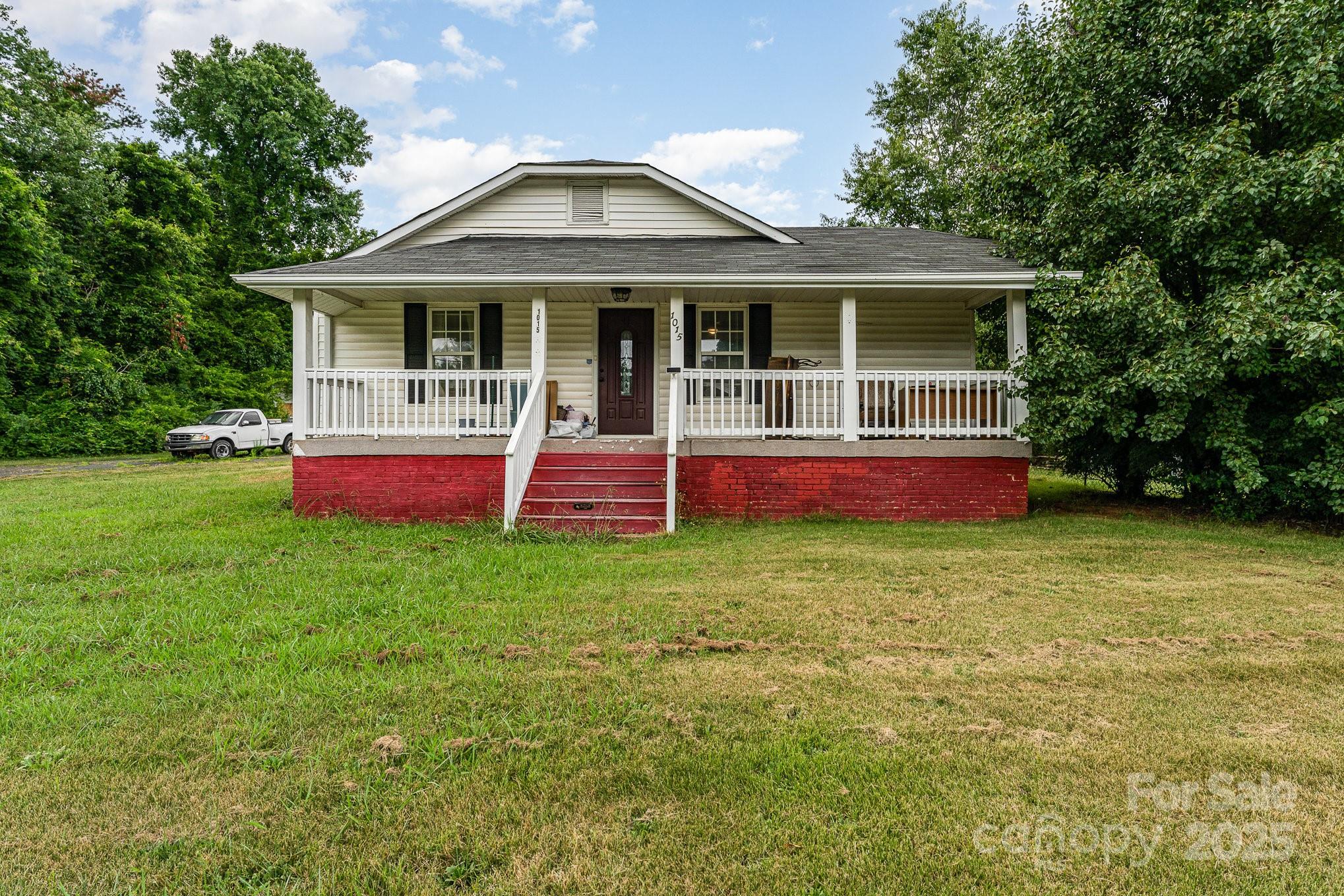 1015 Mclain Road Property Photo 1
