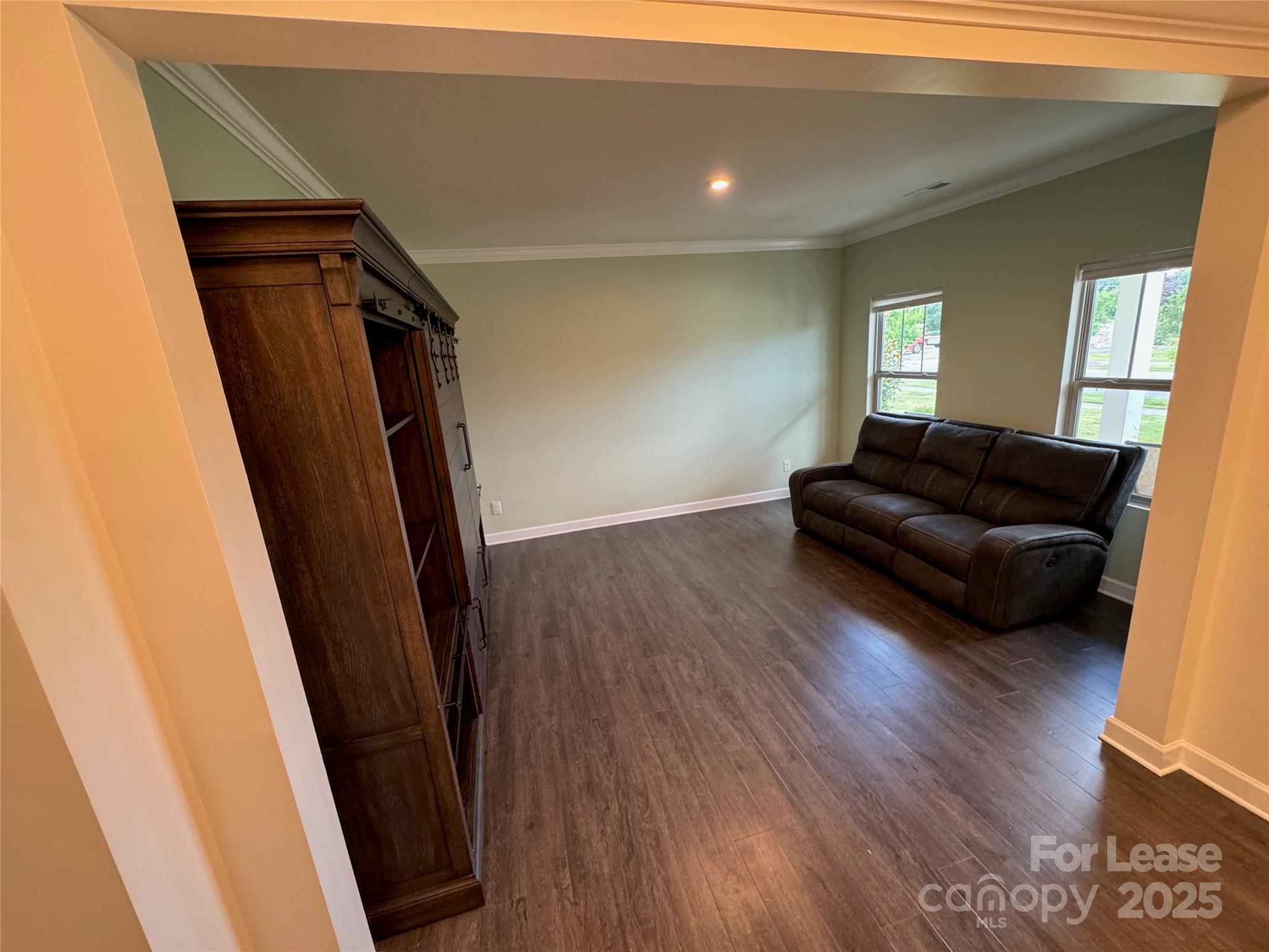 4641 Collingham Drive Property Photo 5