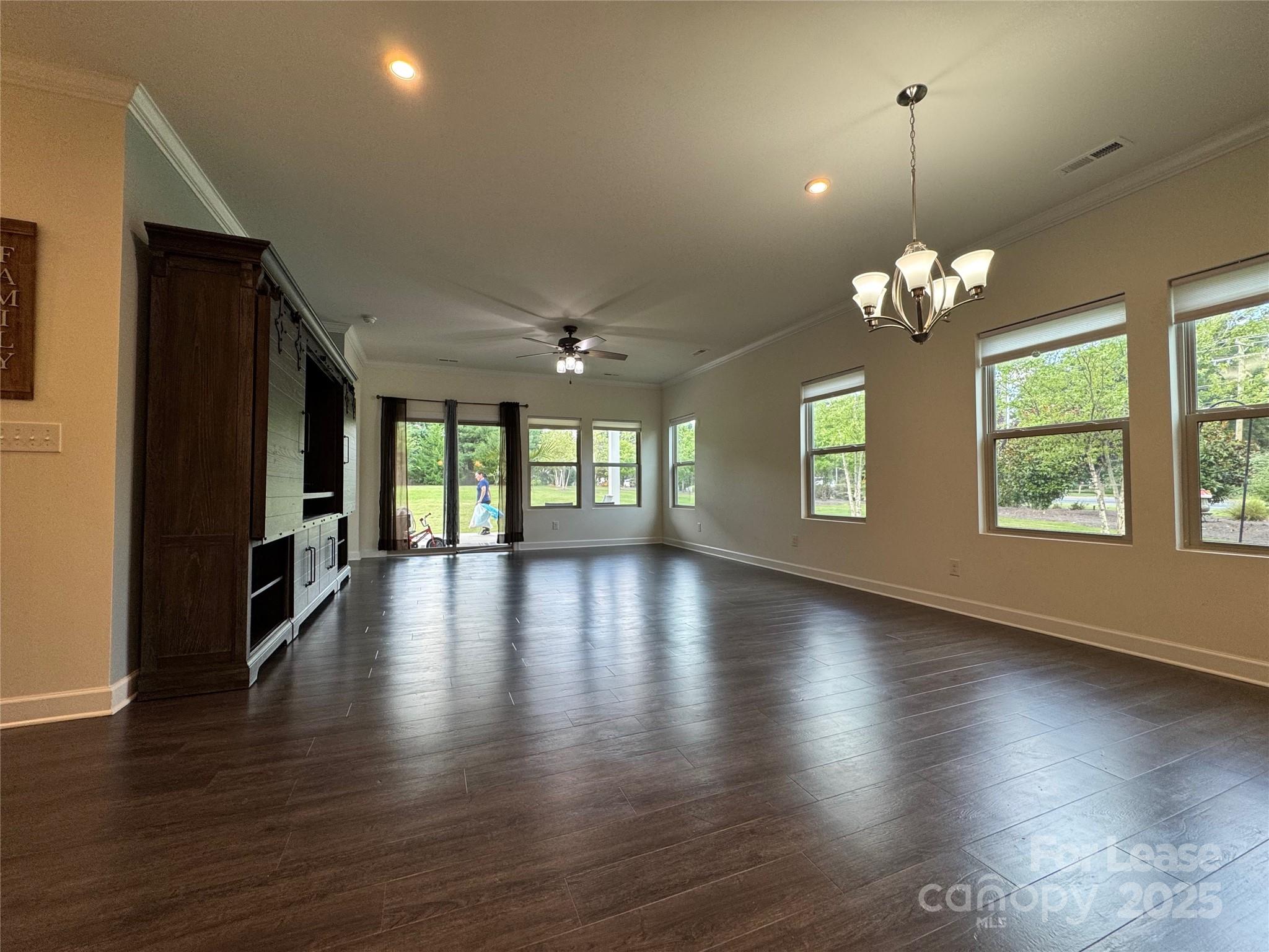 4641 Collingham Drive Property Photo 7