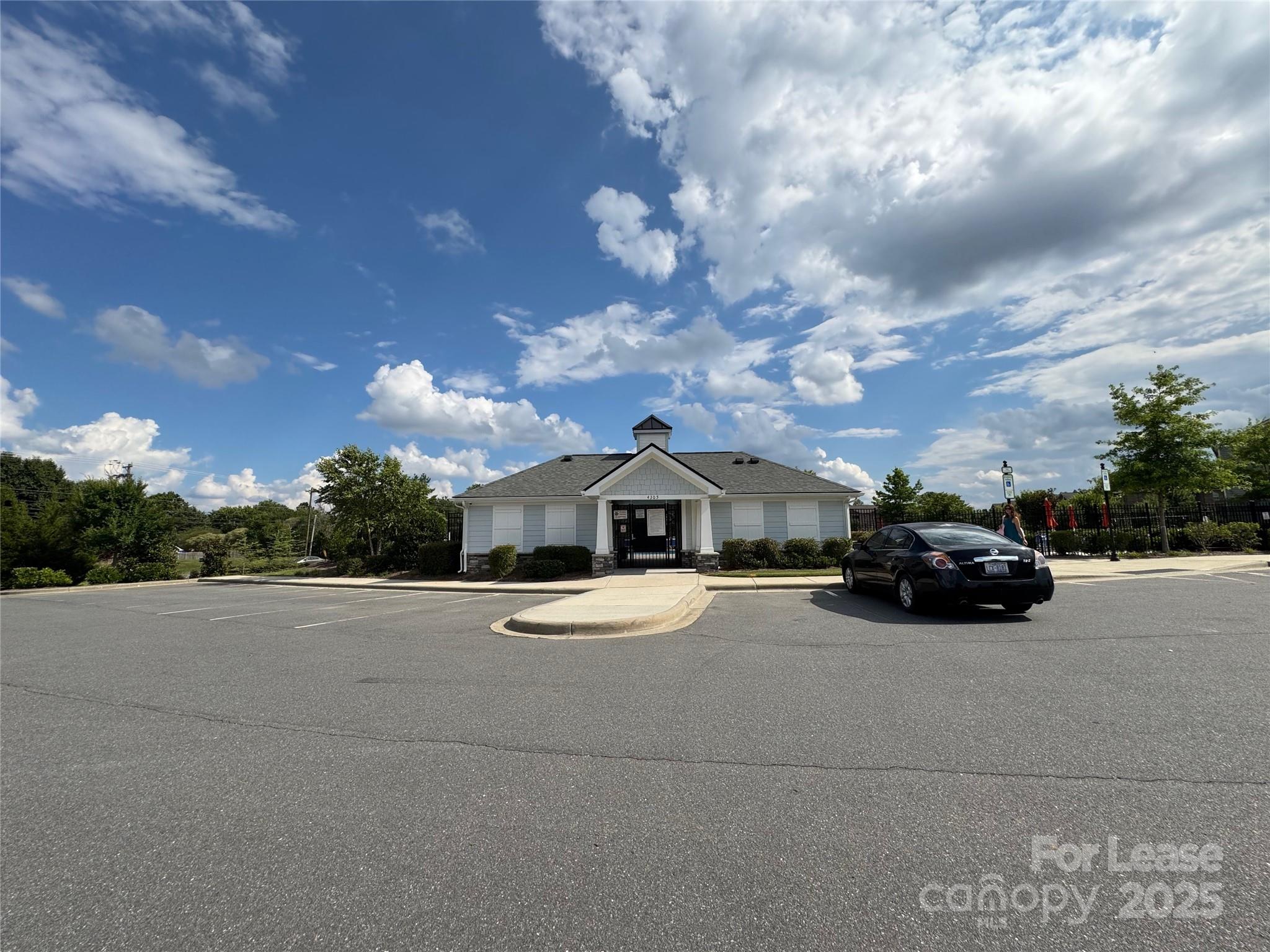 4641 Collingham Drive Property Photo 41