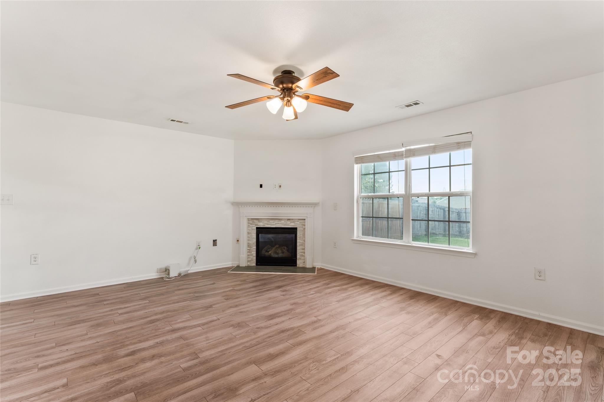 1813 Eastway Drive Property Photo 11