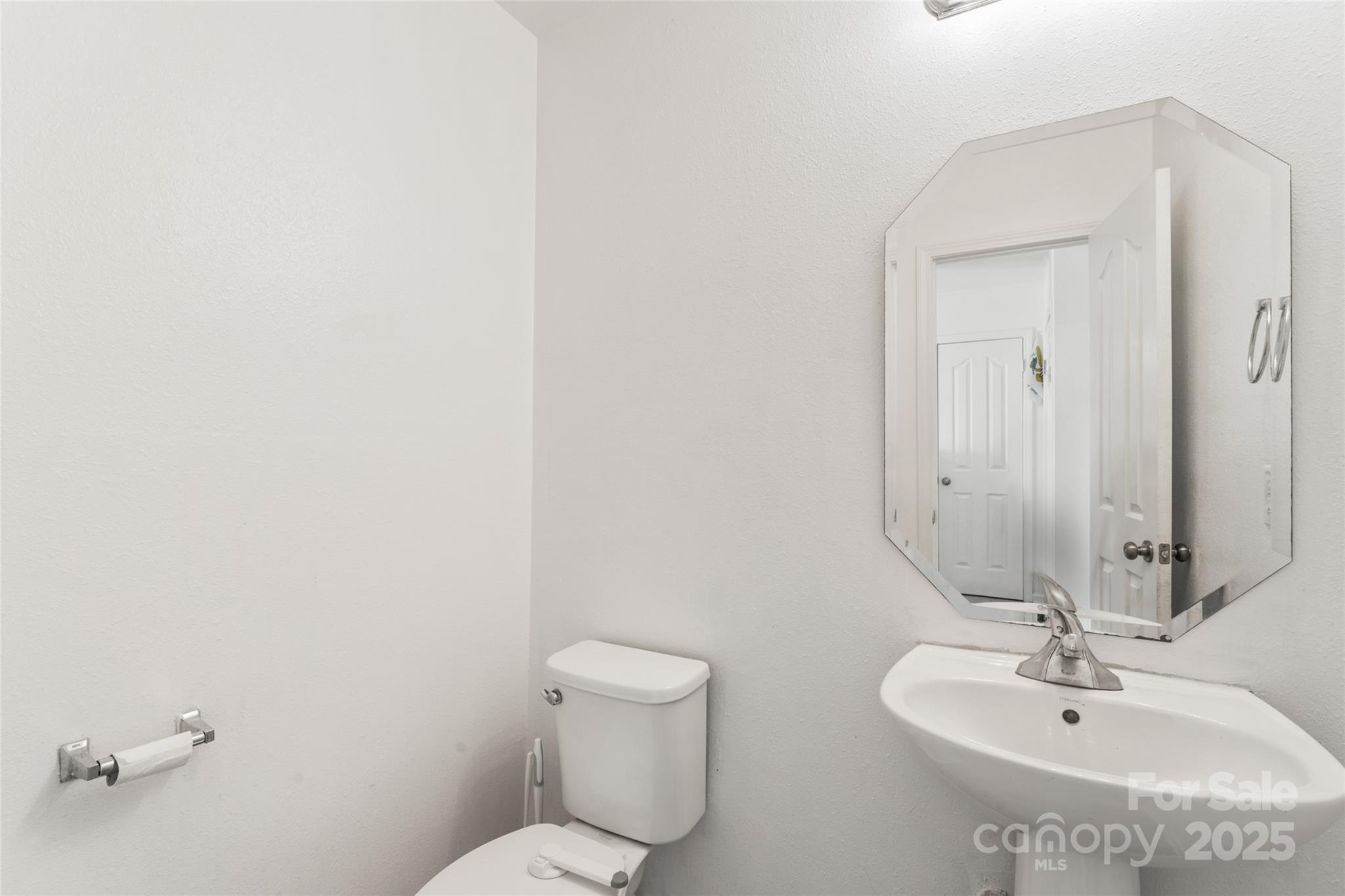 1813 Eastway Drive Property Photo 37