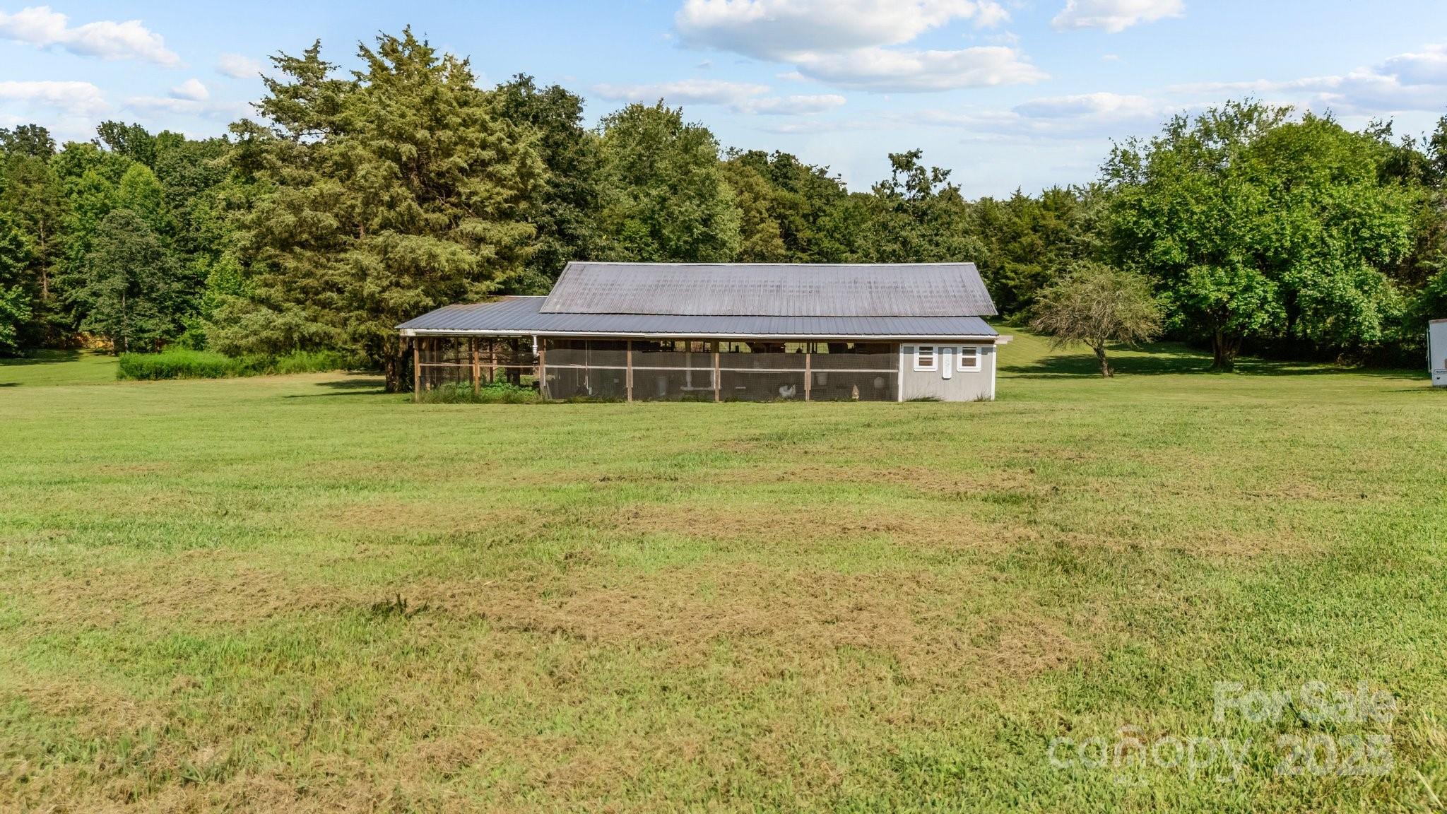 976 Howell Road Property Photo 9