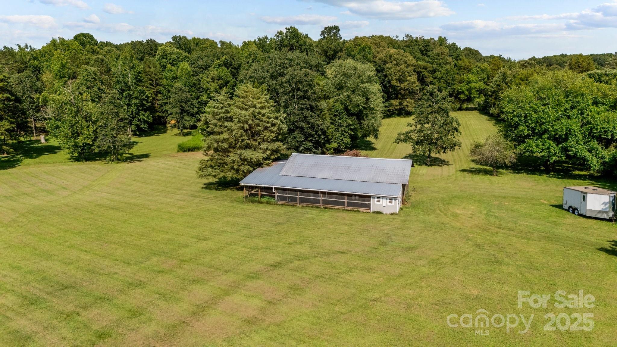 976 Howell Road Property Photo 10