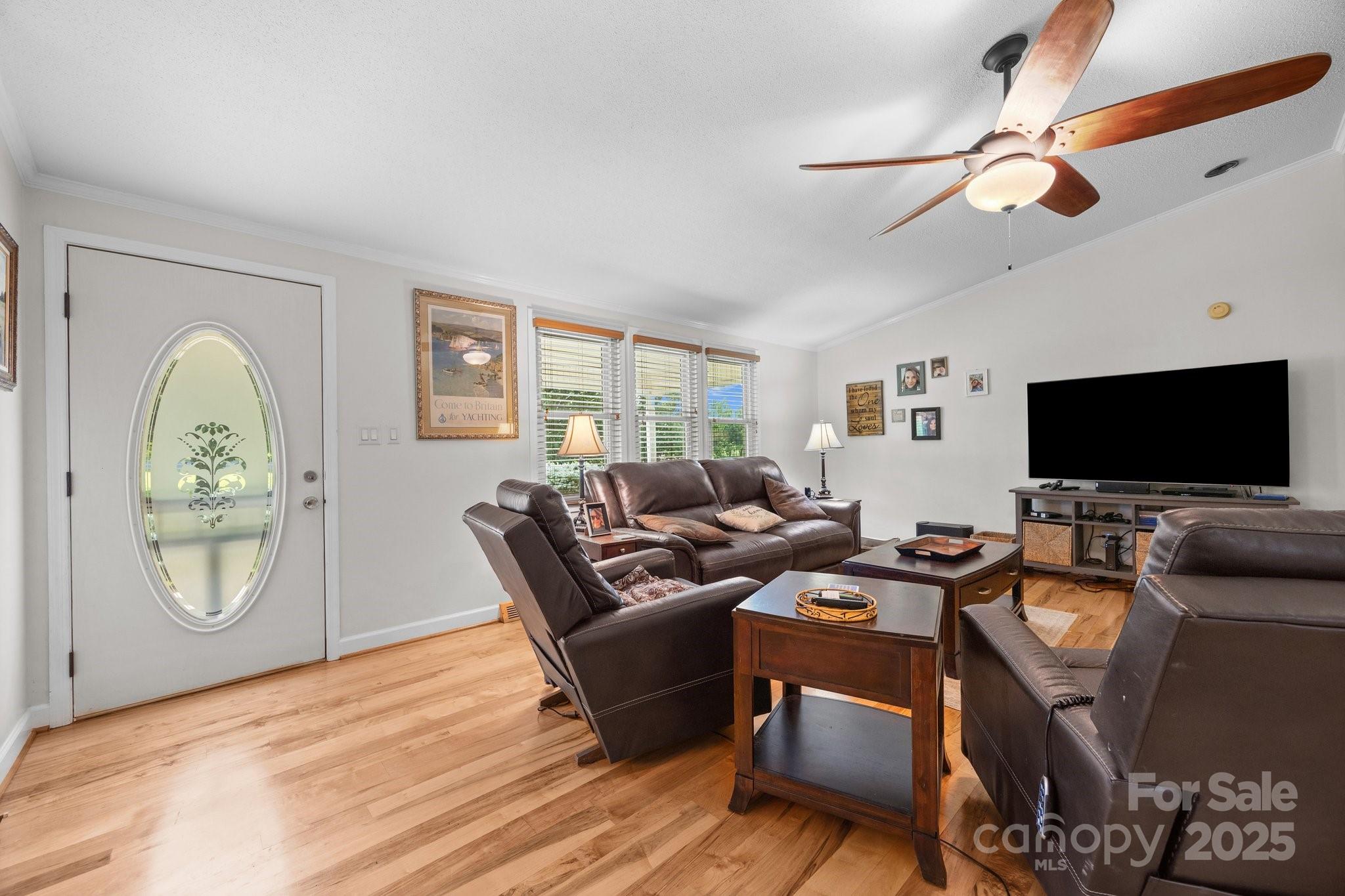 976 Howell Road Property Photo 11