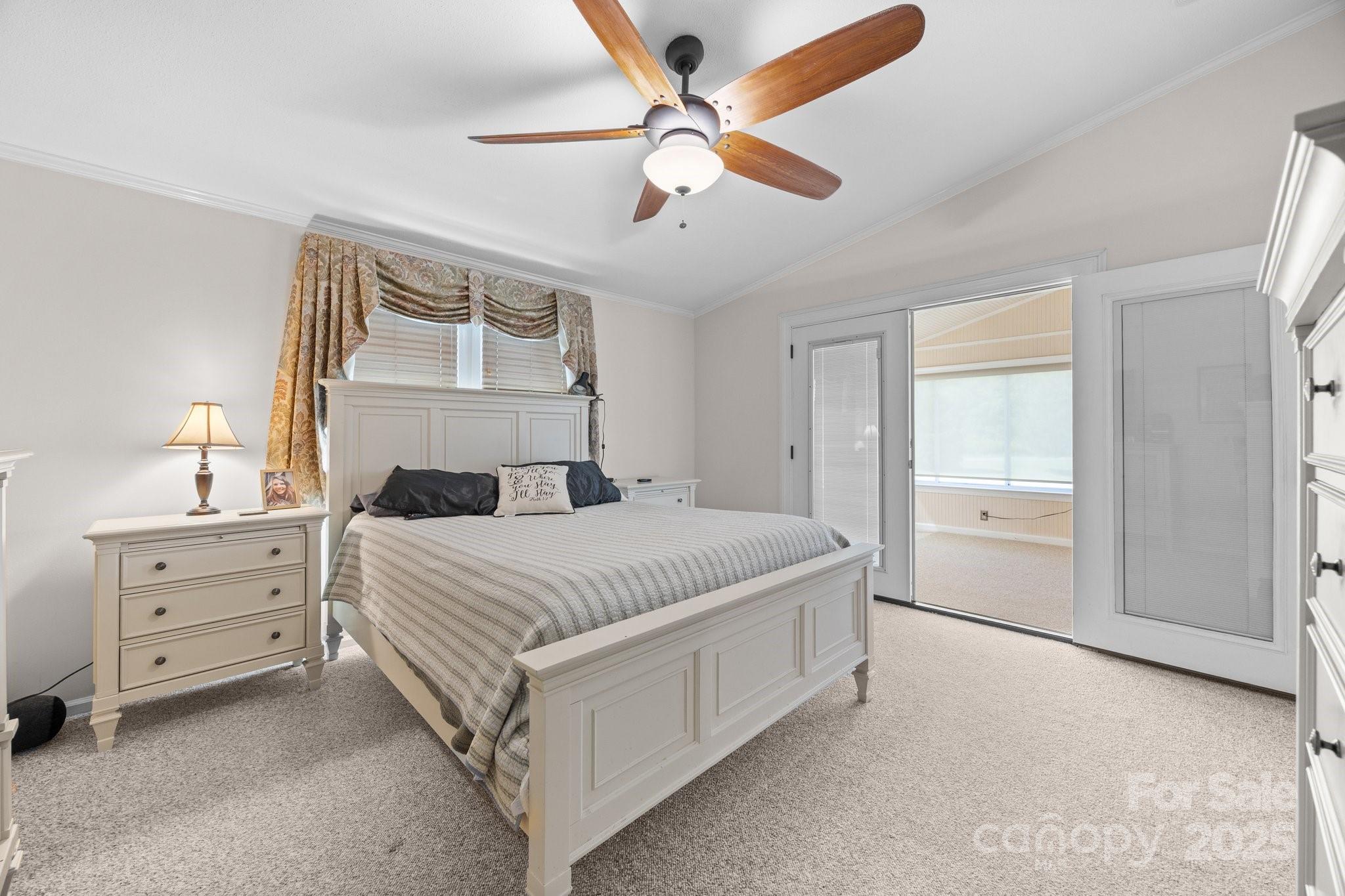 976 Howell Road Property Photo 14