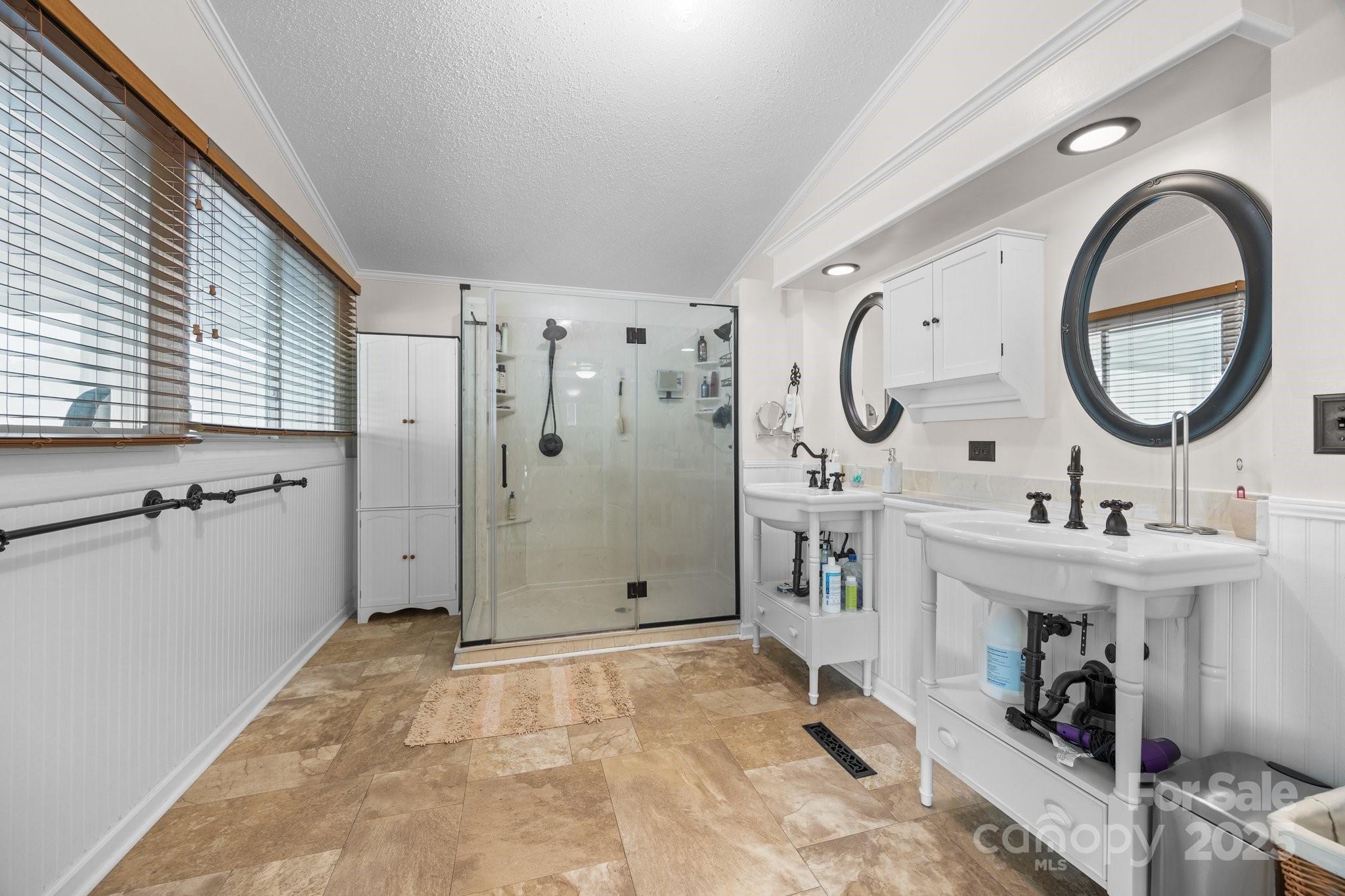 976 Howell Road Property Photo 16
