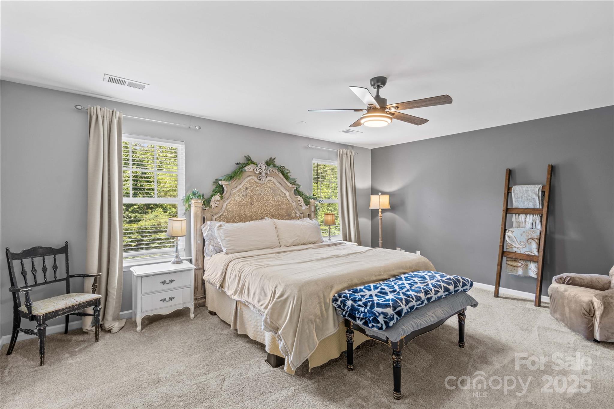 130 E Warfield Drive Property Photo 23