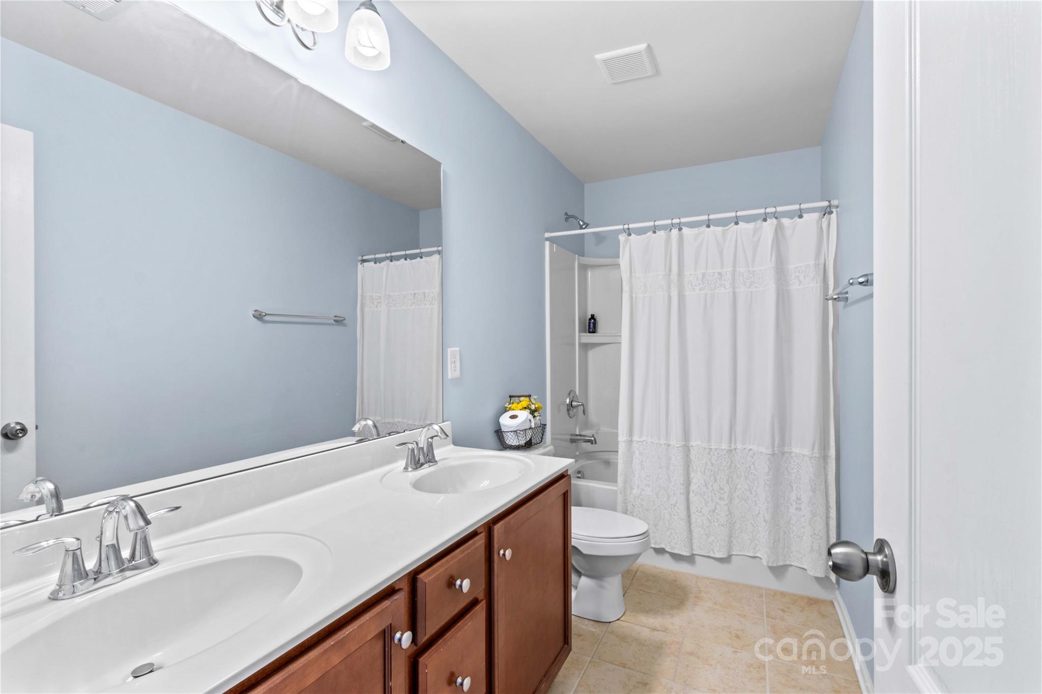 130 E Warfield Drive Property Photo 34