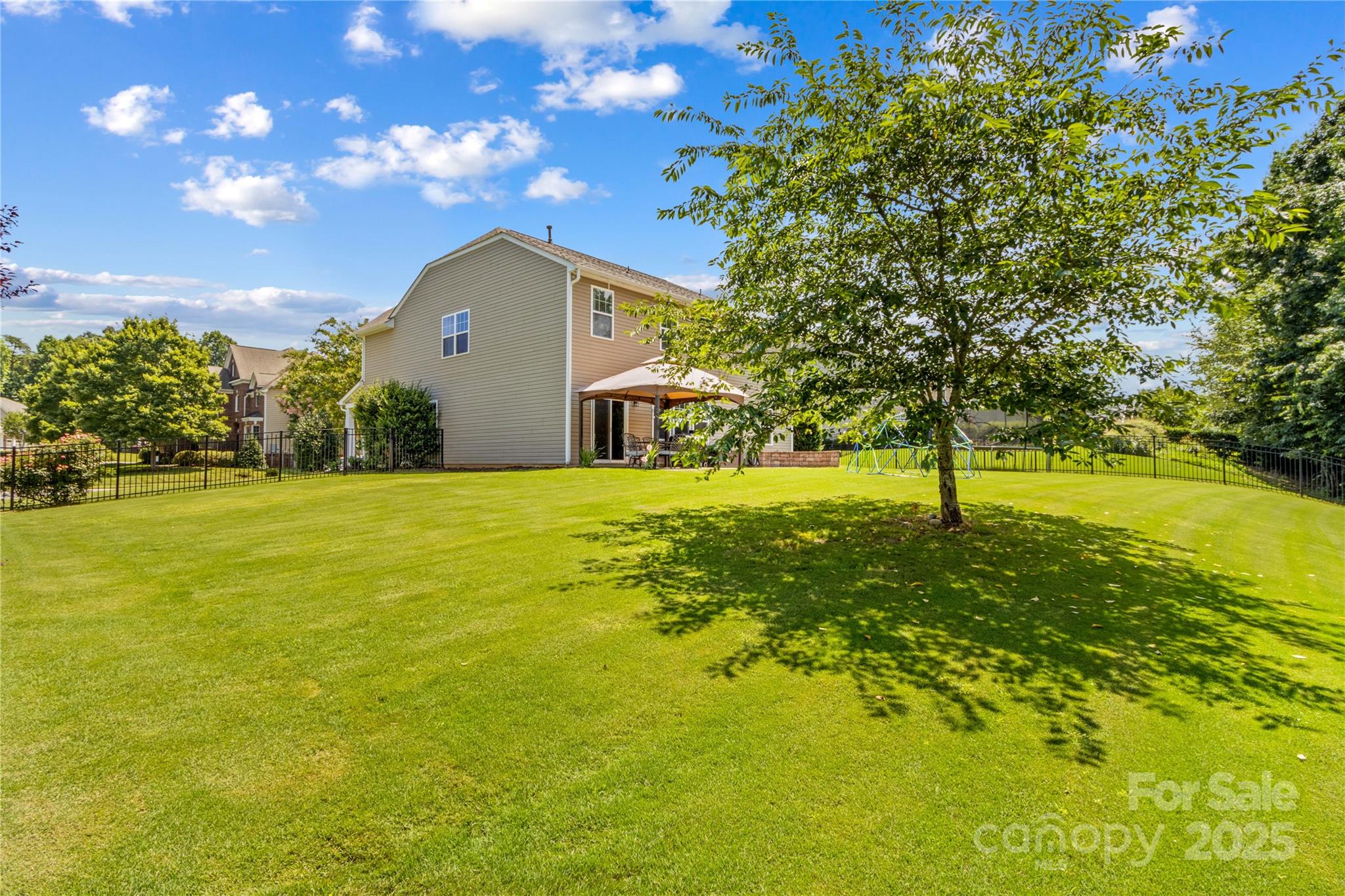 130 E Warfield Drive Property Photo 38
