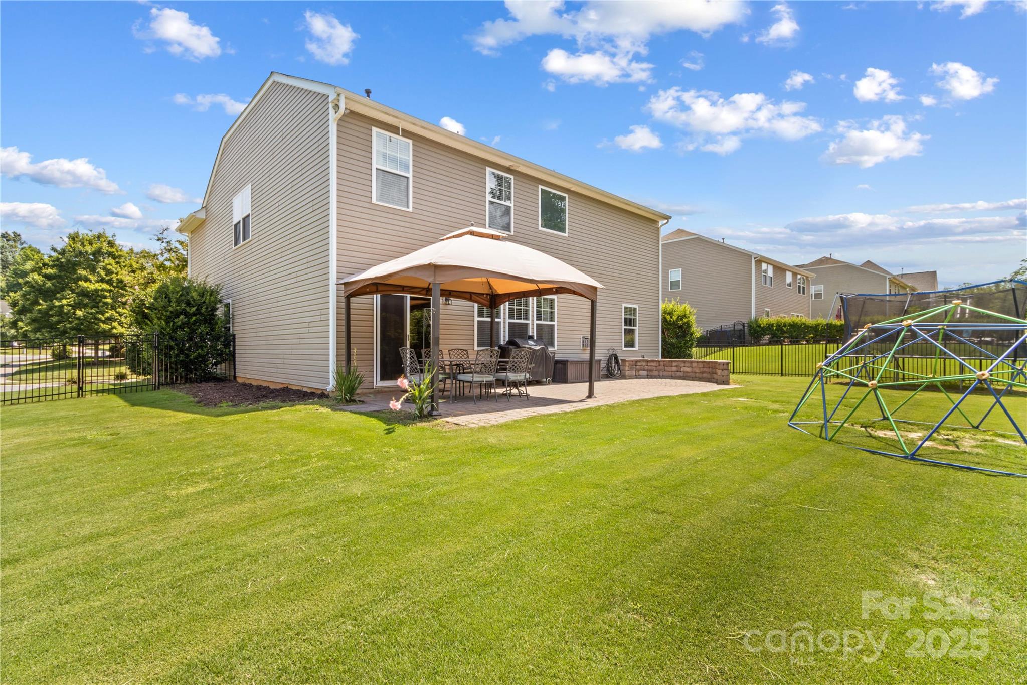 130 E Warfield Drive Property Photo 39